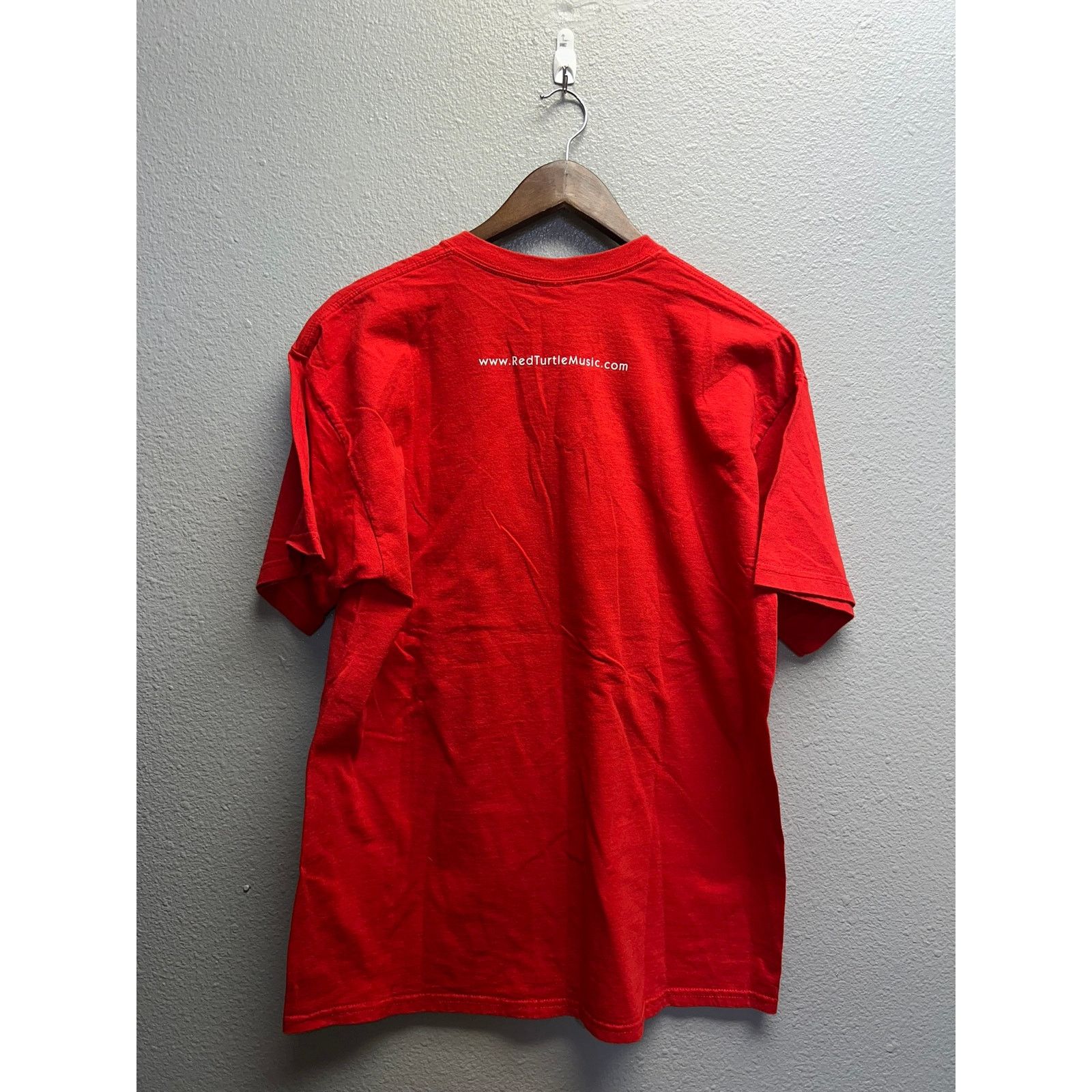 Gildan Red Turtle Music Shirt Graphic Short Sleeve Band Tee Large Size US L / EU 52-54 / 3 - 4 Thumbnail