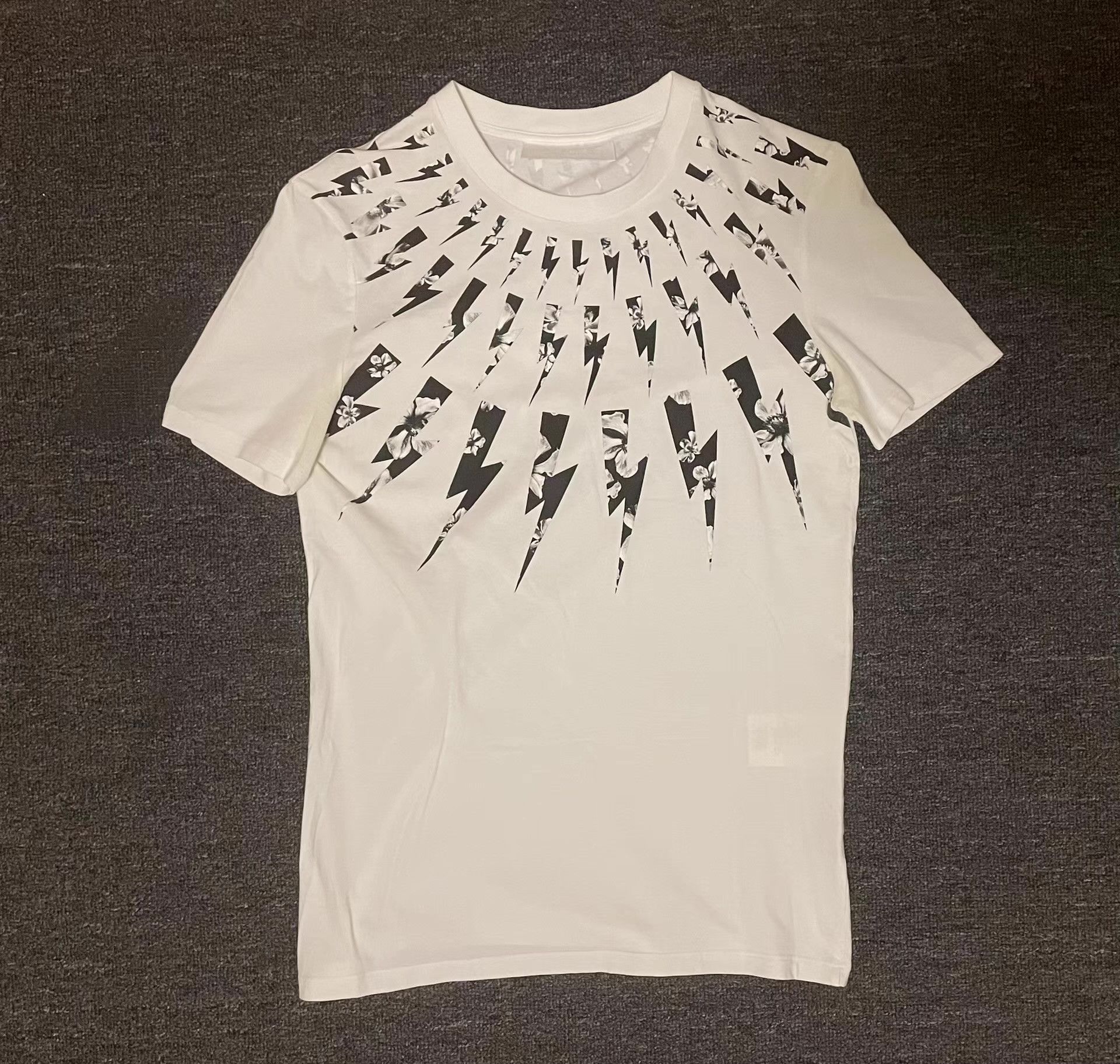 Neil Barrett Neil Barrett White Lightning Floral Short Sleeve T-shirt Size US XS / EU 42 / 0 - 1 Thumbnail