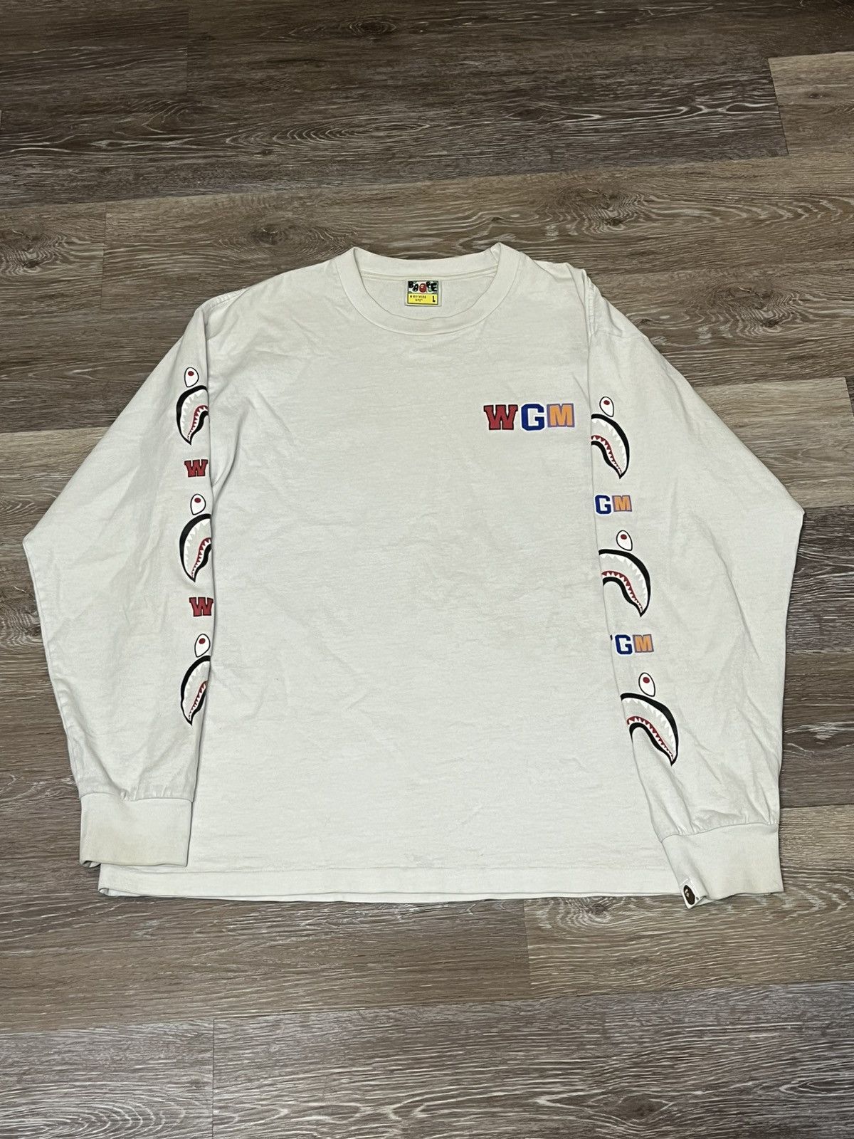 Bape WHITE WGM SHARK L/S CREWNECK RELAXED FIT Size US L / EU 52-54 / 3 - 1 Thumbnail