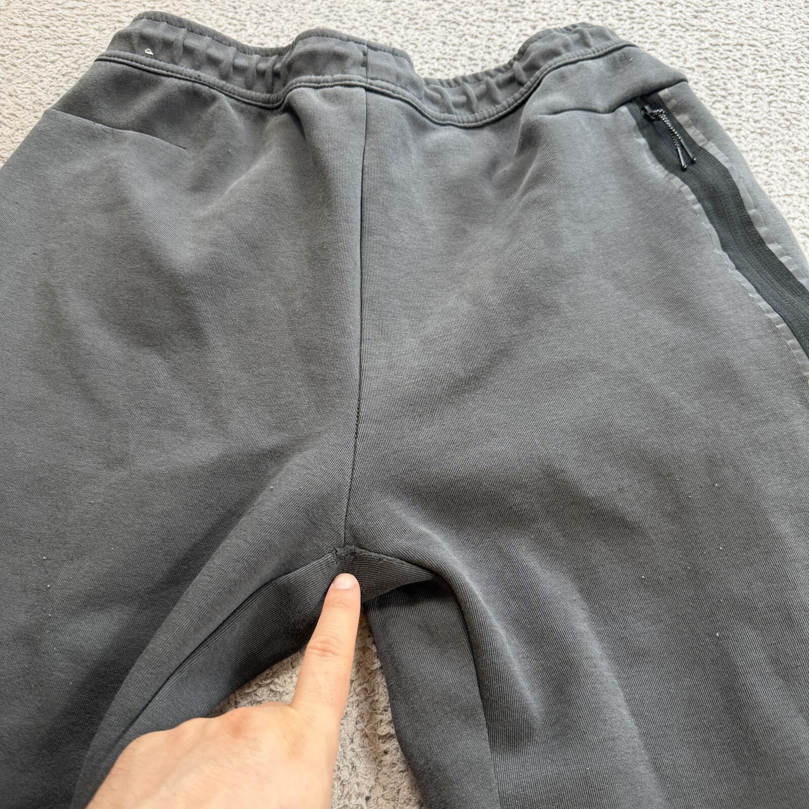 Nike Nike Tech Fleece Joggers Men L Dark Grey Athletic Sweatpants Size US 34 / EU 50 - 6 Thumbnail