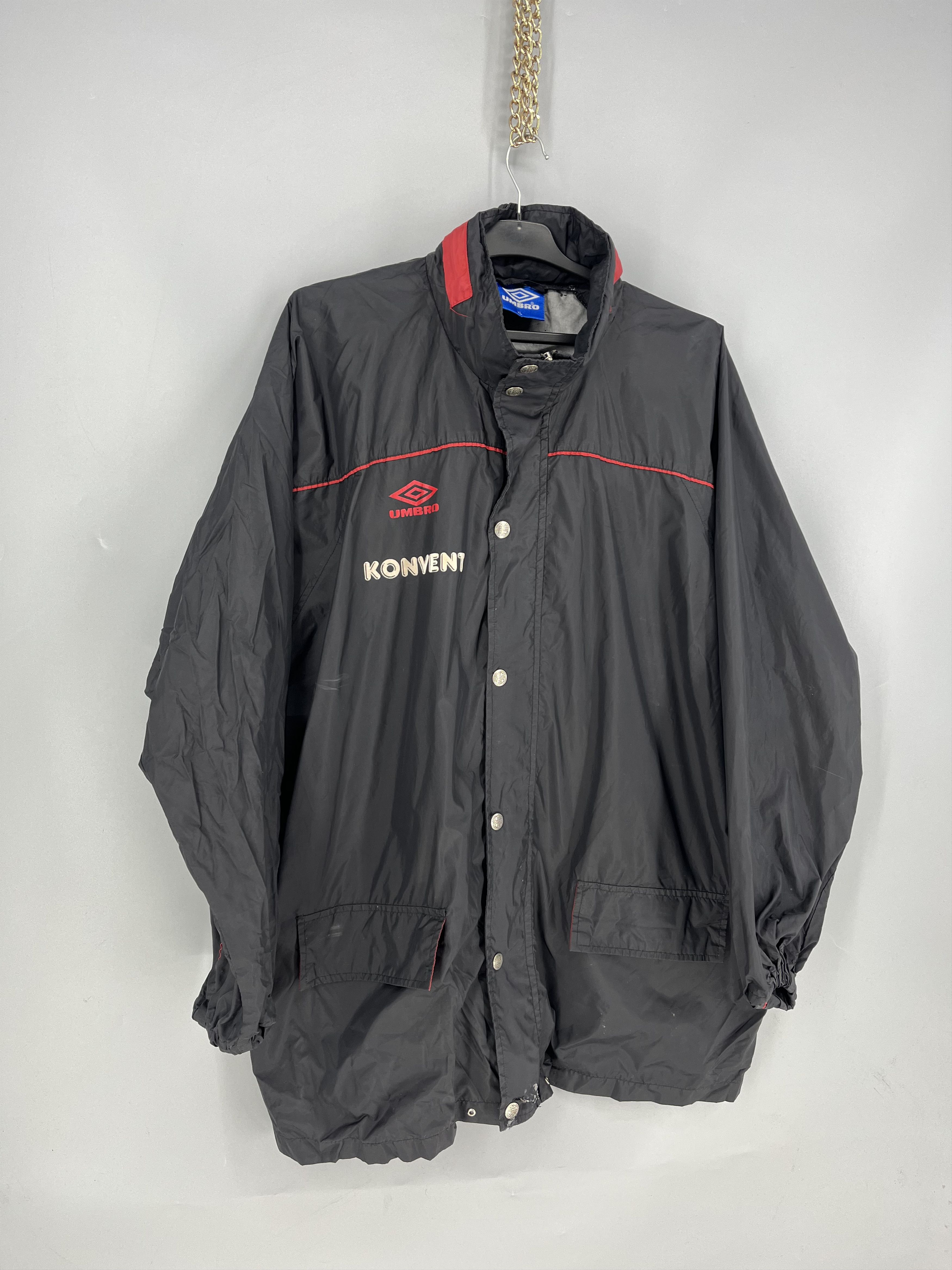 Umbro Vintage Umbro RW Oberhausen KONVENT Rain Jacket Black Red Size US XL / EU 56 / 4 - 2 Thumbnail
