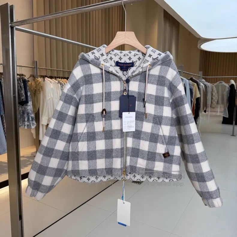Louis Vuitton Louis Vuitton 25 grey plaid full print wool jacket Size XXS / US 00 / IT 34 - 1 Thumbnail