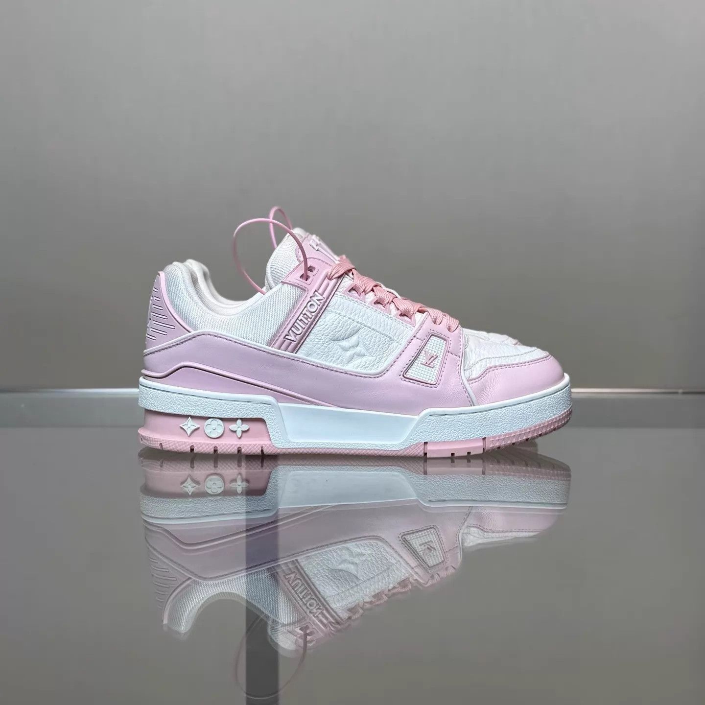 Louis Vuitton LV Trainer 25 White & Pink 36 98 DM1963 Size US 5.5 / IT 35.5 - 4 Thumbnail