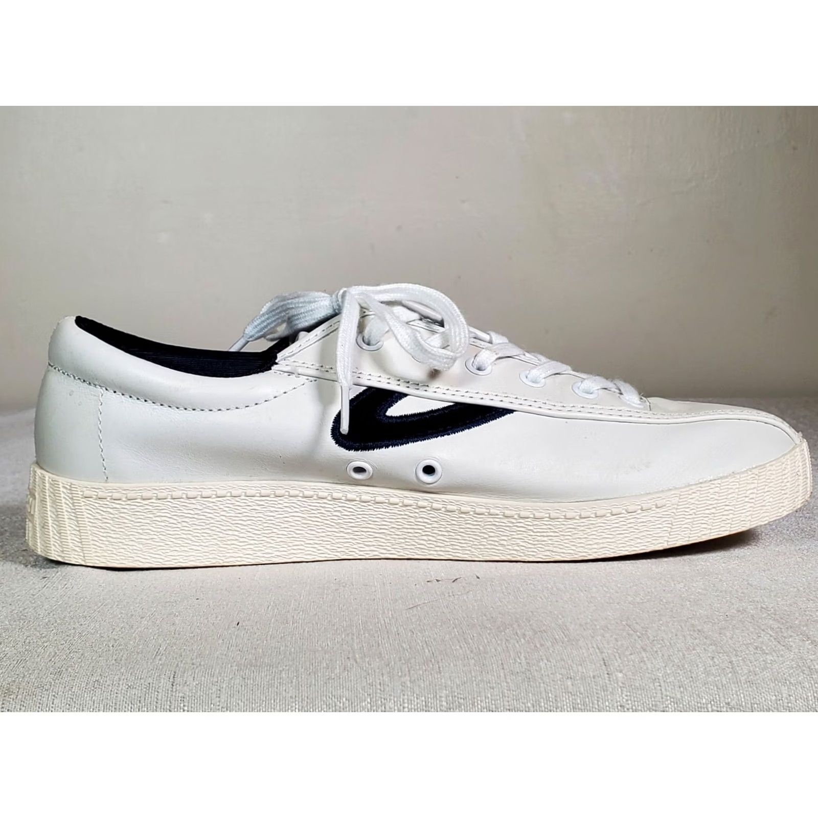 Tretorn Tretorn Nylite Plus Sneaker White Leather Velvet Navy Logo Womens US 7.5, 5.5 UK Size US 6 / IT 36 - 5 Thumbnail