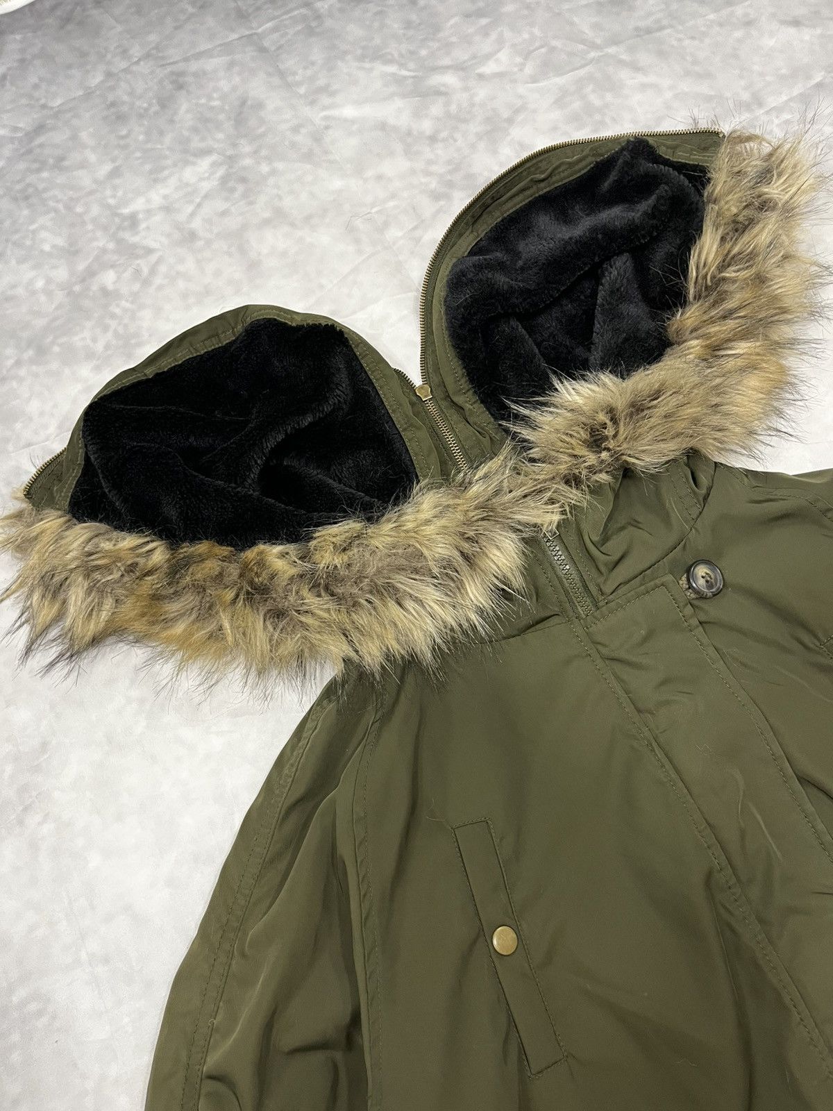 Vintage Vintage Y2K Fur Hood Cropped Bomber Jacket Size US XL / EU 56 / 4 - 5 Thumbnail