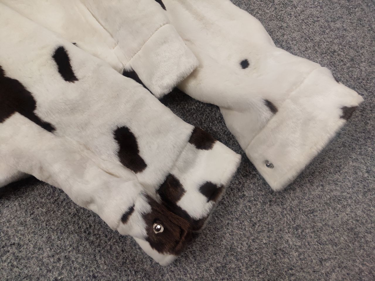 If Six Was Nine Vintage spotted cow if six was nine style fur Jacket Y2K Size S / US 4 / IT 40 - 6 Thumbnail