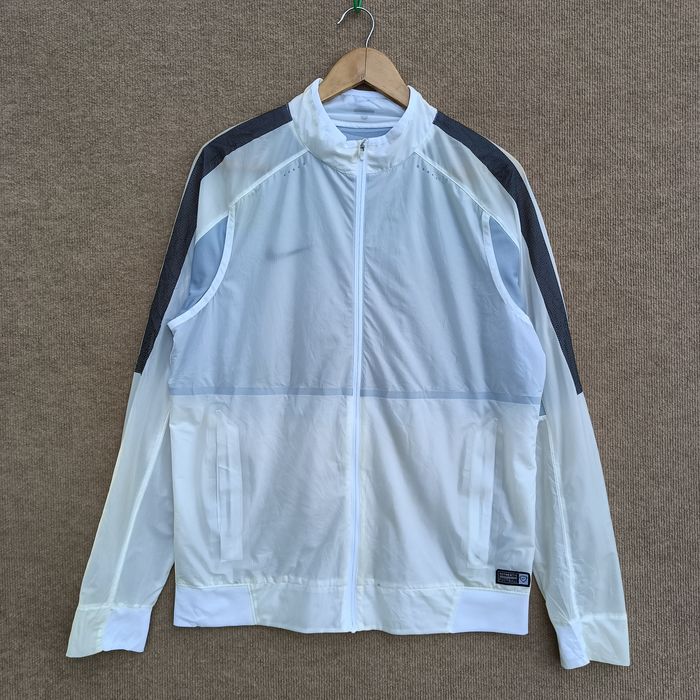 jaket training nike