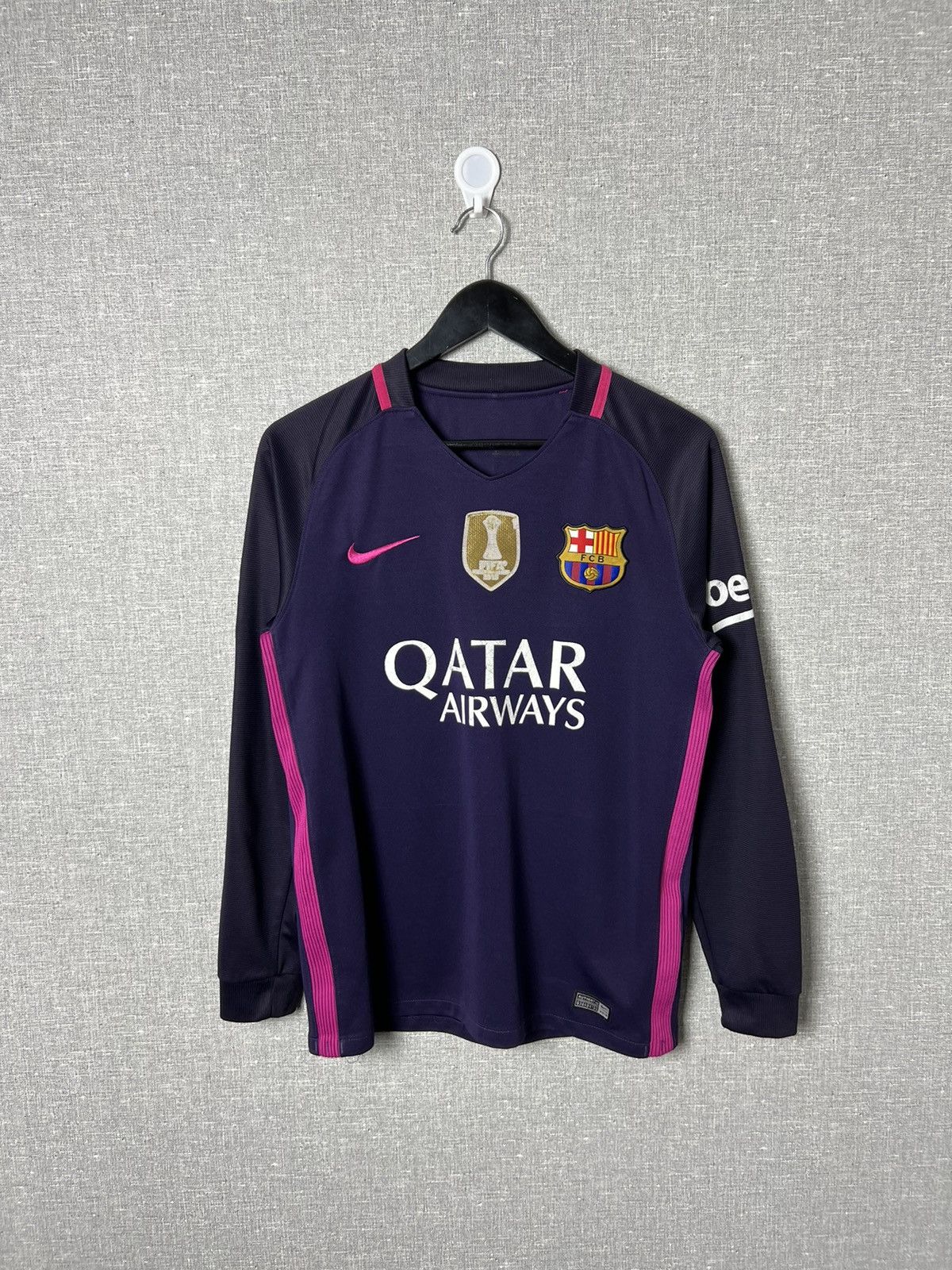 Nike #9 Suarez Barcelona Nike 2016/17 Away Long Sleeve Jersey Size US S / EU 44-46 / 1 - 10 Thumbnail