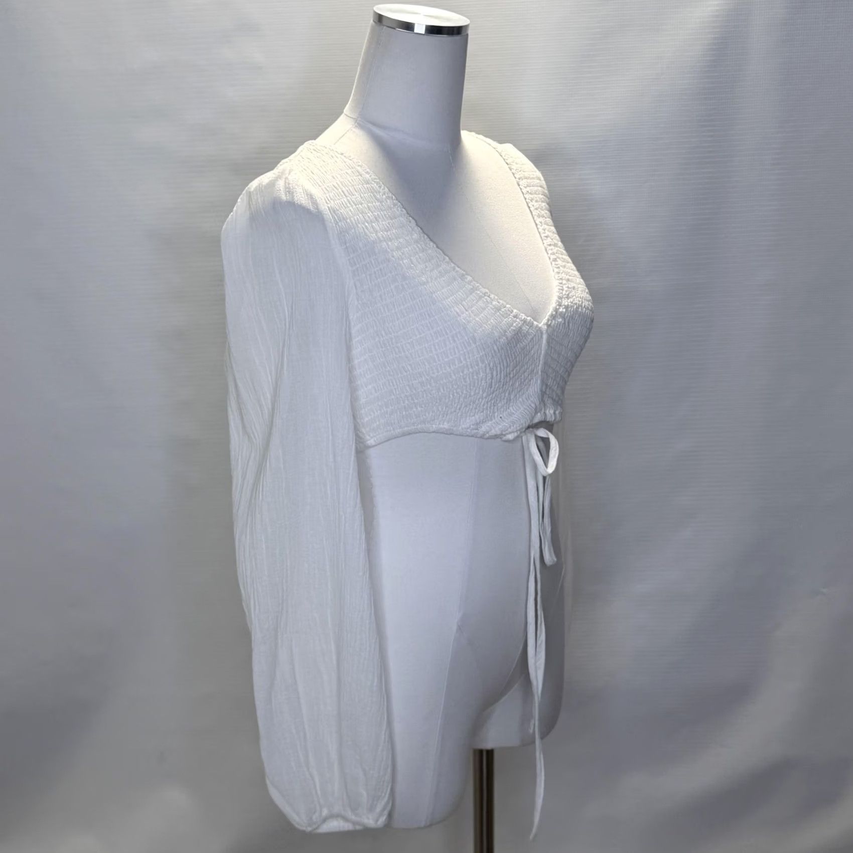 Vintage VINTAGE Le Lis Shirt Womens Smocked Crop Top Long Sleeve 100% Cotton White Small Puff Sleeve Slim Fit Womens Size S / US 4 / IT 40 - 2 Thumbnail