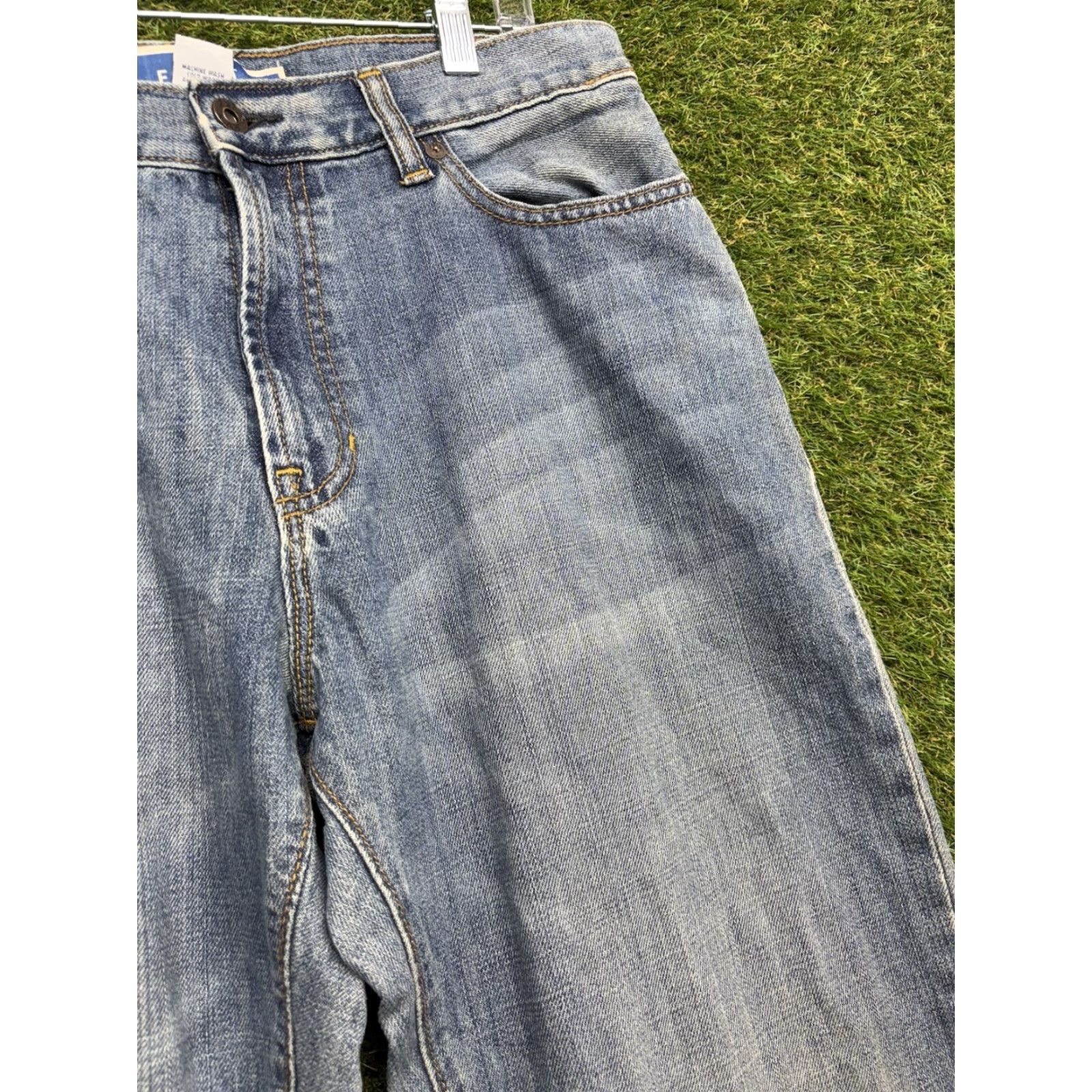 Gap Gap Jeans Mens 33X30 Easy Fit Regular Straight Distressed 100% Cotton Medium Wash Blue 1969 Gap 1969 Mens Jeans Size US 33 - 3 Thumbnail