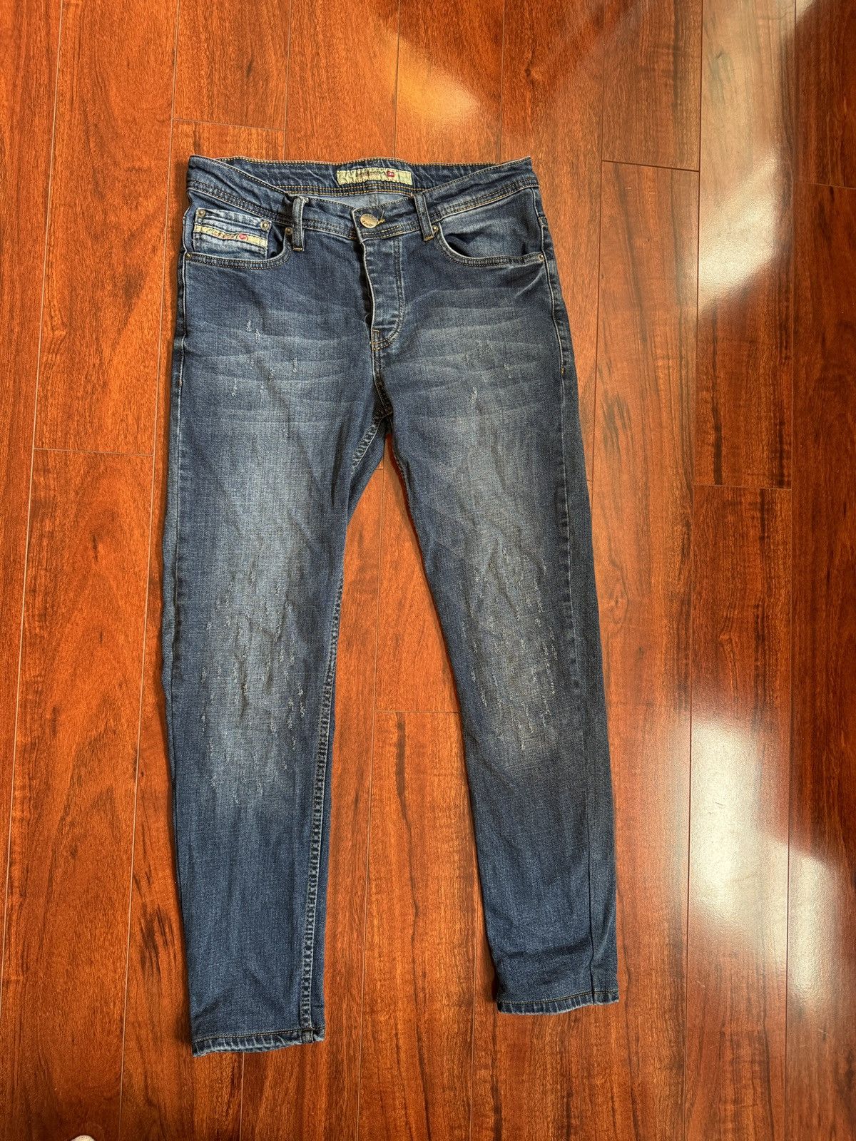 Diesel Vintage Diesel Thrashed Blue Jeans Size US 30 / EU 46 - 1 Thumbnail