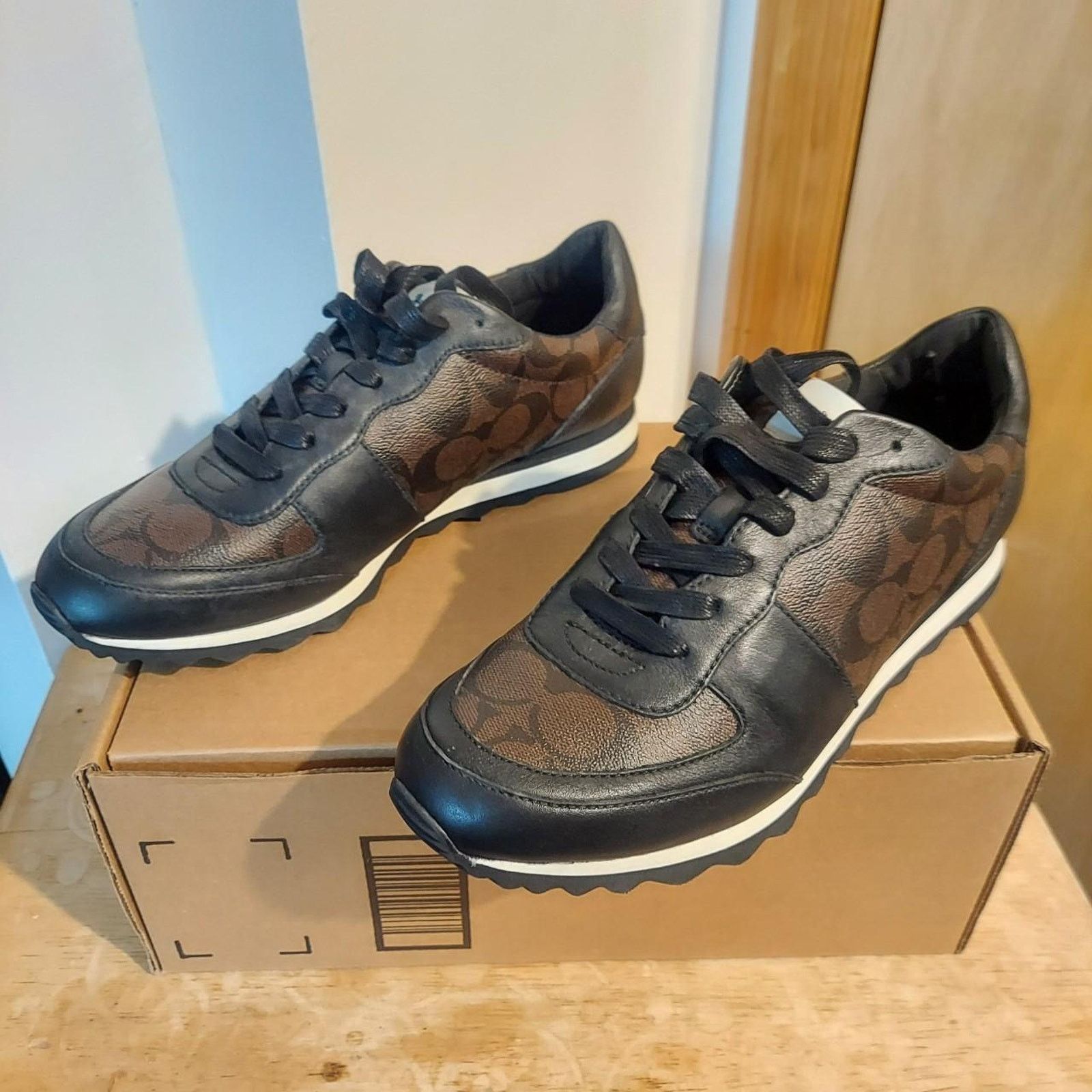 Store NWOT Coach shoes