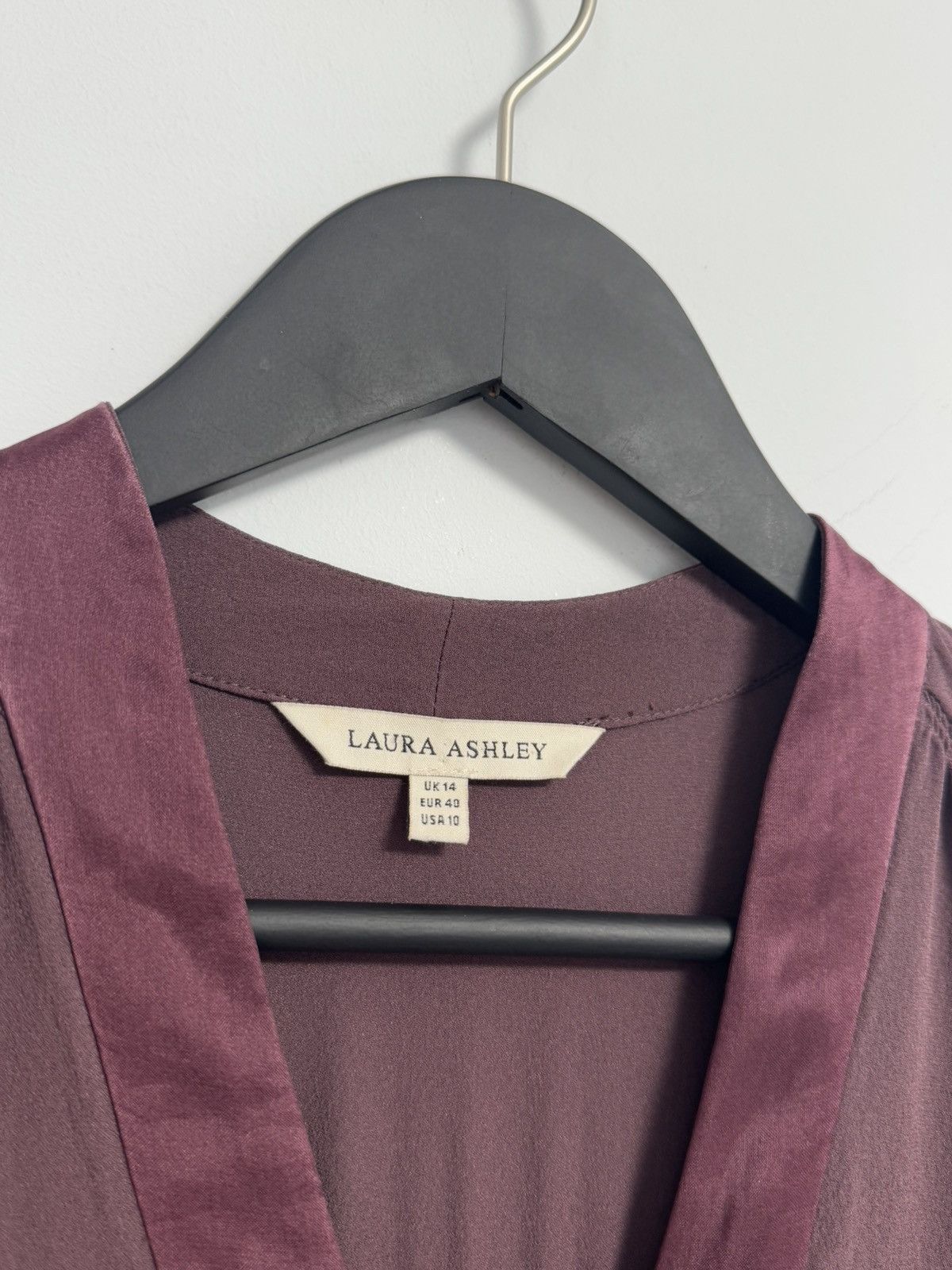 Laura Ashley Vintage Laura Ashley Embroidered Crepe Tea Dress in Mauve Size L / US 10 / IT 46 - 6 Thumbnail