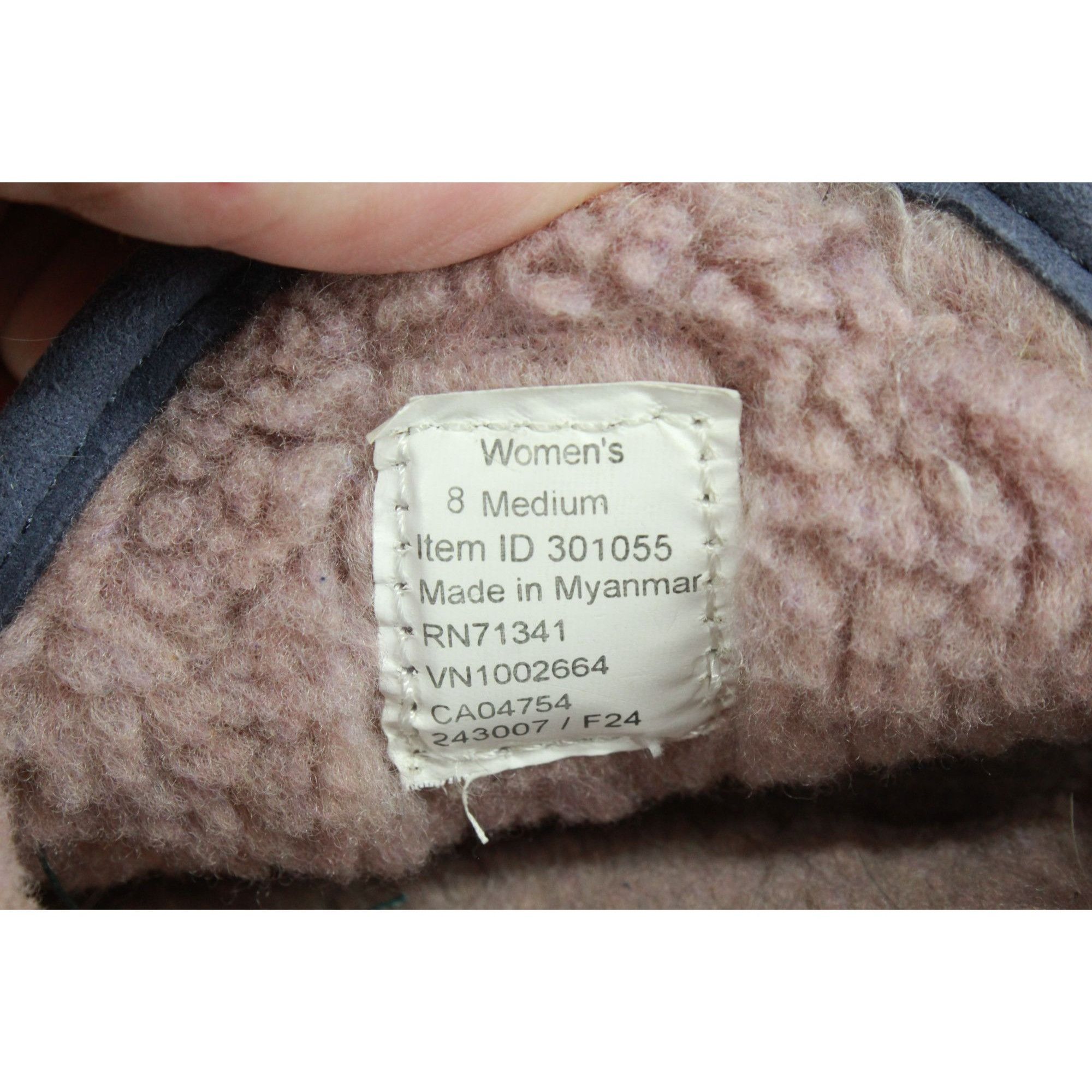L.L. Bean LL Bean Purple Fleece Lined Mountain Moccasins Size US 8 / IT 38 - 8 Thumbnail