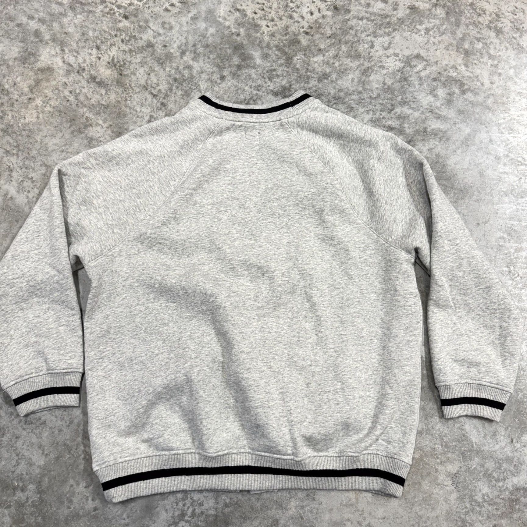 Gap GAP Sweater Womens Medium Gray 1969 G Logo Varsity Button Cardigan Fleece Knit V-Neck College Pattern Solid Pockets Vintage: No Size M / US 6-8 / IT 42-44 - 5 Thumbnail