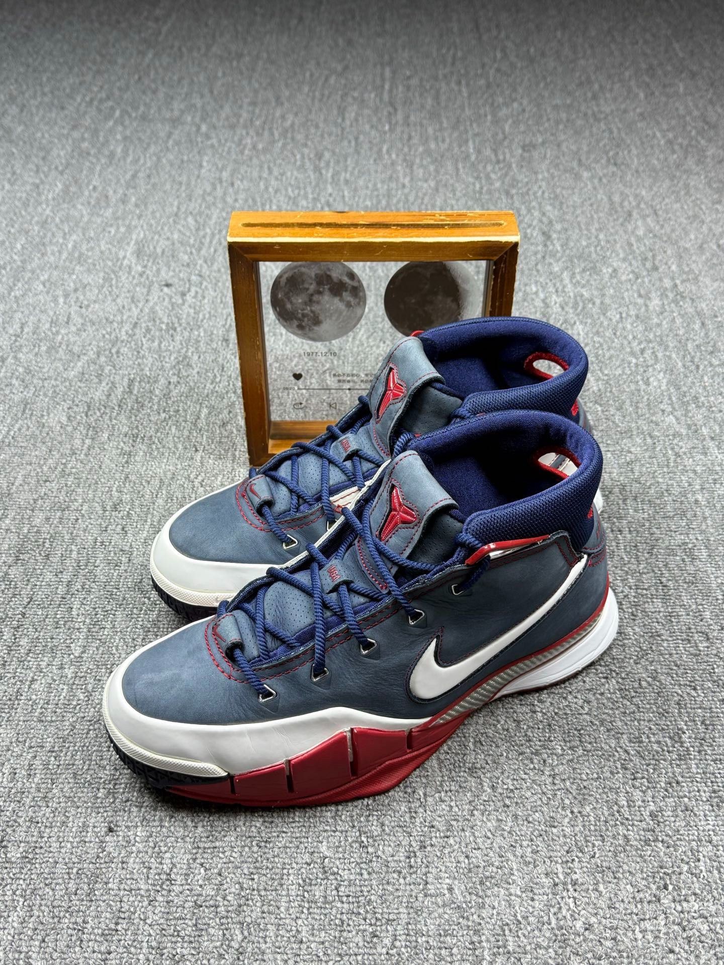Nike Nike KOBE1 Lowtop Sneakers 9 Men Size US 9 / EU 42 - 1 Thumbnail