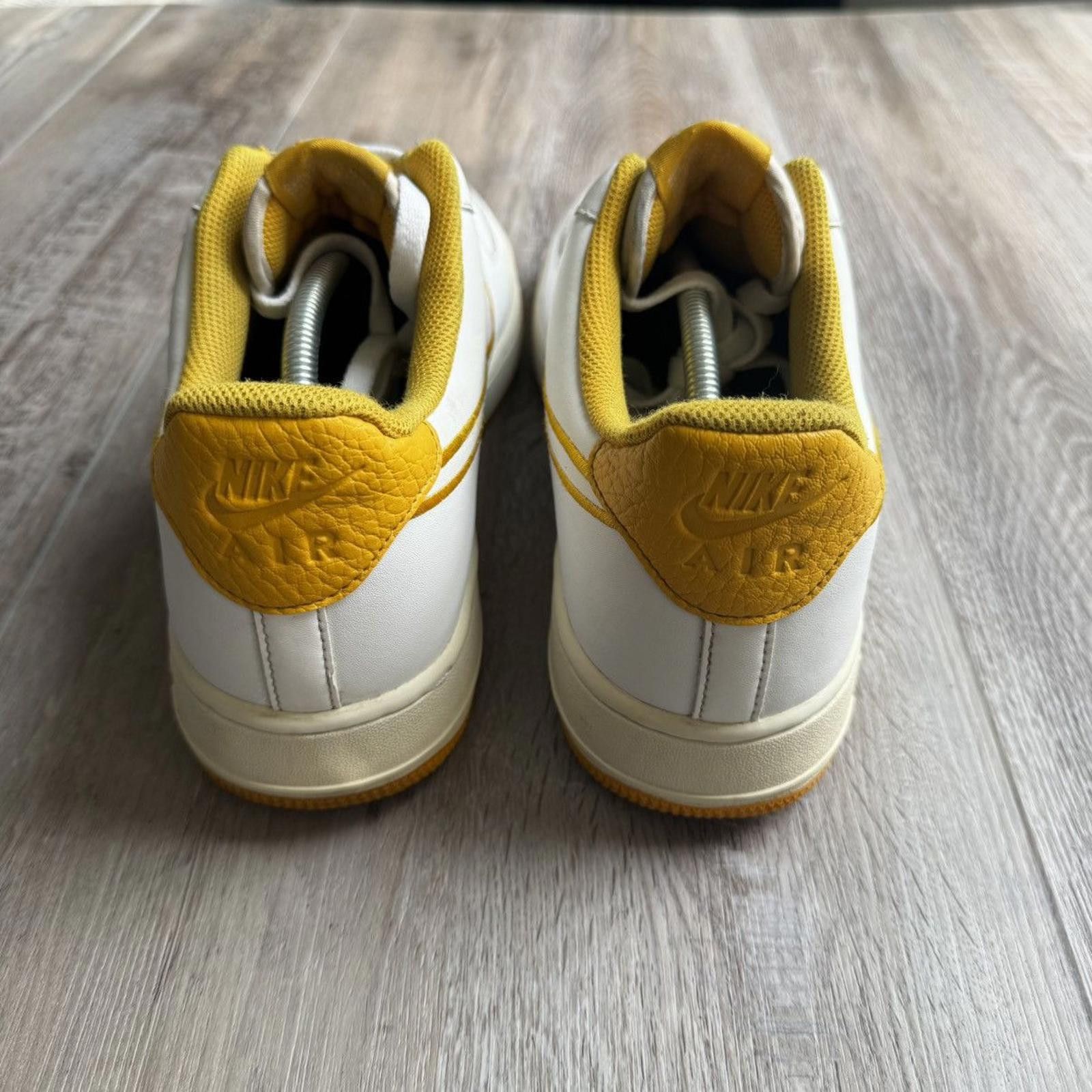 Nike NIKE • Air Force 1 Low "White Yellow Ochre" (12M) Size US 12 / EU 45 - 8 Thumbnail