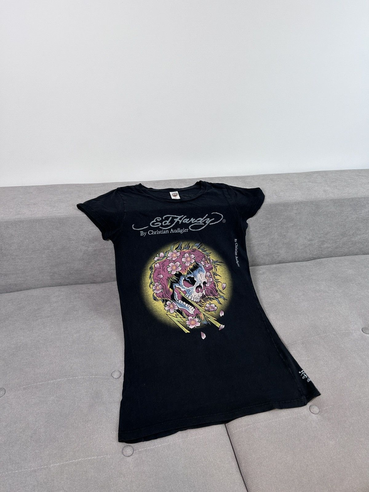 Christian Audigier × Ed Hardy × Vintage Vintage Ed Hardy Women's Tee Size L / US 10 / IT 46 - 2 Thumbnail