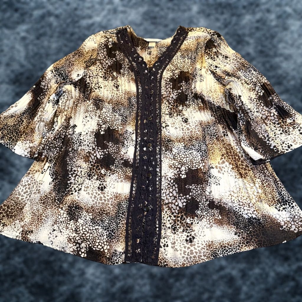 Vintage CJ Banks Blouse Top Womens Plus Size 2X V-Neck 3/4 Sleeve Animal Print Lace Trim Boho Chic Relaxed Fit Size XXL / US 16-18 / IT 52-54 - 1 Thumbnail