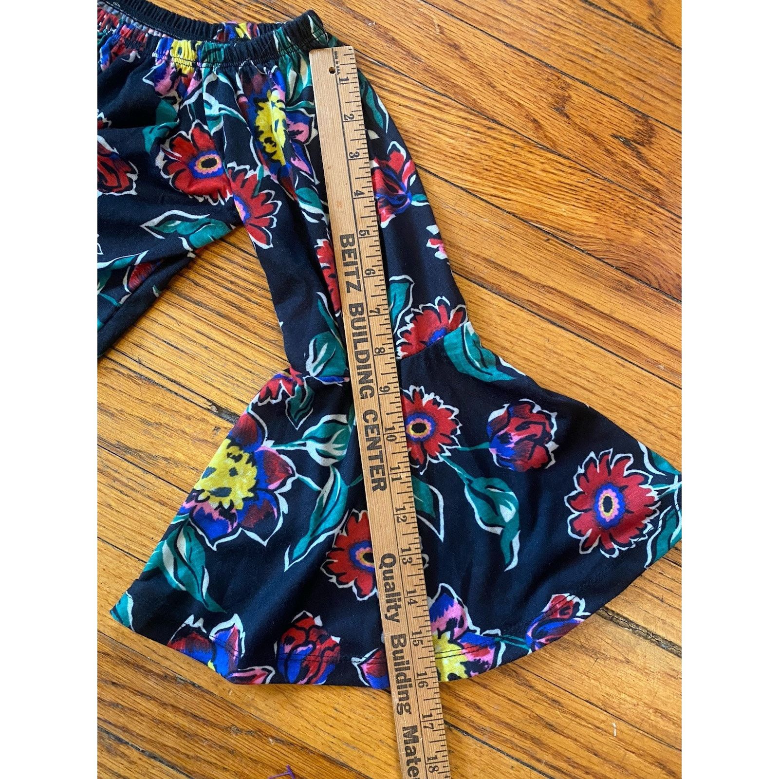 Asos NWT ASOS Top Women’s Shirt Sz 8 Black Floral Bell Sleeve Size M / US 6-8 / IT 42-44 - 9 Thumbnail
