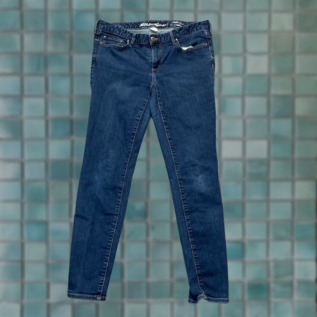 Eddie Bauer Eddie Bauer Jeans Womens 12 Blue Slightly Curvy Fit Skinny Leg Denim Cotton Logo 5-Pocket Design Size 34" / US 12 / IT 48 - 1 Thumbnail