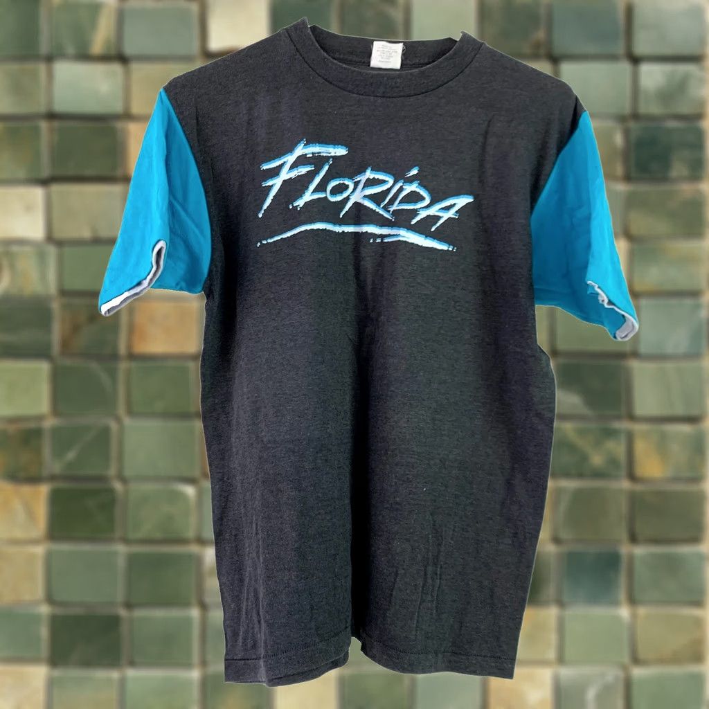 Vintage VINTAGE Banfam Florida Tourist Gray Blue Crewneck Kodel Tee T-Shirt L Unisex Short Sleeve Cotton Blend 50/50 1980s Mens Womens Boys Girls Size US L / EU 52-54 / 3 - 1 Thumbnail
