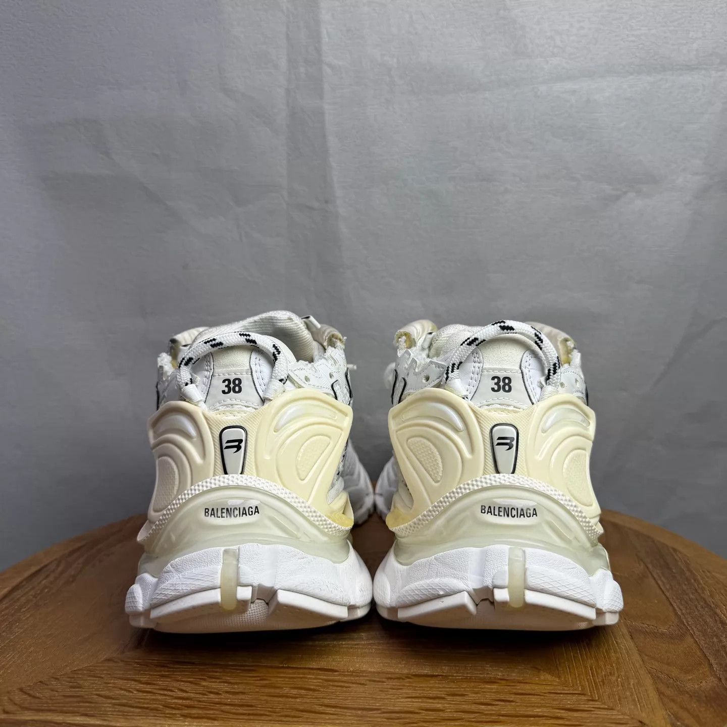 Balenciaga Balenciaga Runner White Distressed 38 98 New Size US 8 / IT 38 - 5 Thumbnail