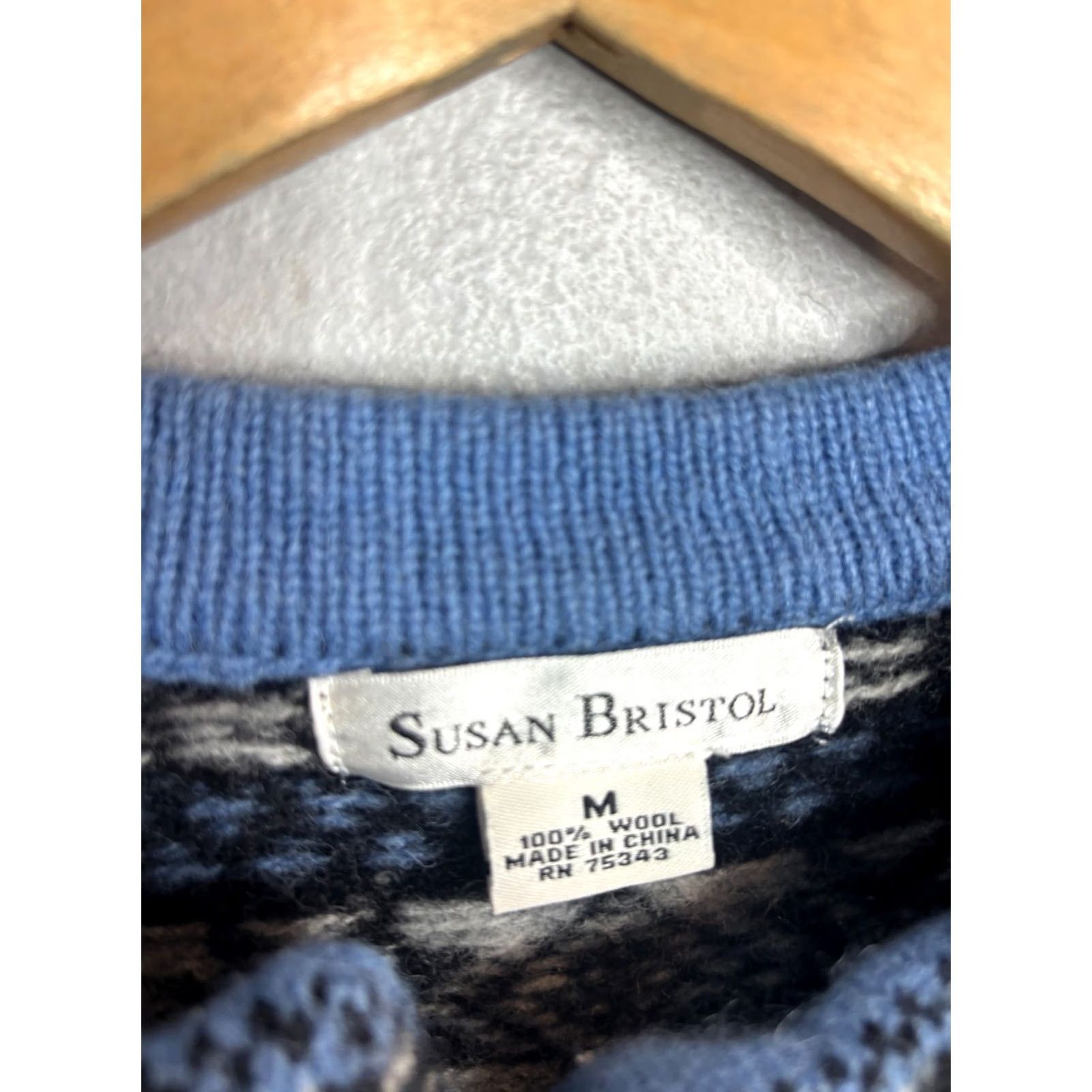 Vintage Vintage Susan Bristol Cardigan Sweater Wool Nordic Blue Crew Neck Button Accents 8/10 Regular M Womens Fashion Coastal Vintage Knit Winter 80s 90s Size M / US 6-8 / IT 42-44 - 3 Thumbnail