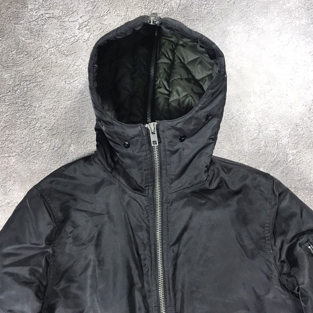 Vintage Vintage Y2K Quilted Bomber Jacket Hood Streetwear Logo S Size US S / EU 44-46 / 1 - 4 Thumbnail