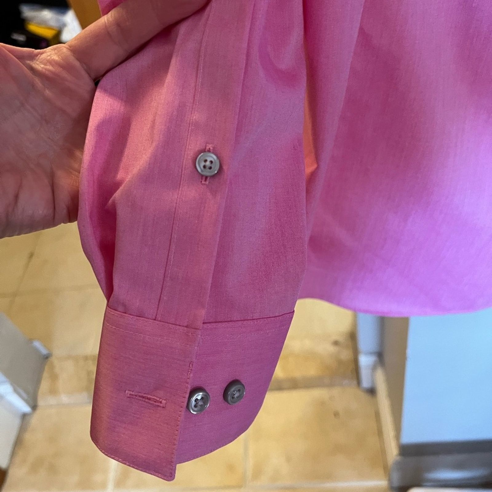 Calvin Klein Calvin Klein men's button down size 15(m) 32/33 Size US M / EU 48-50 / 2 - 5 Thumbnail