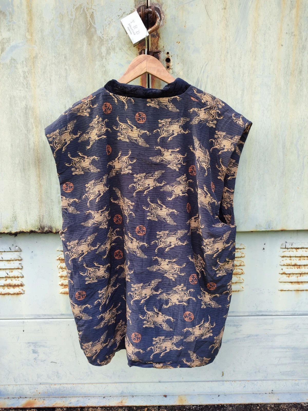 Vintage Vintage Japanese Dragon Vest – Kimono Style Haori Vest Size US L / EU 52-54 / 3 - 5 Thumbnail
