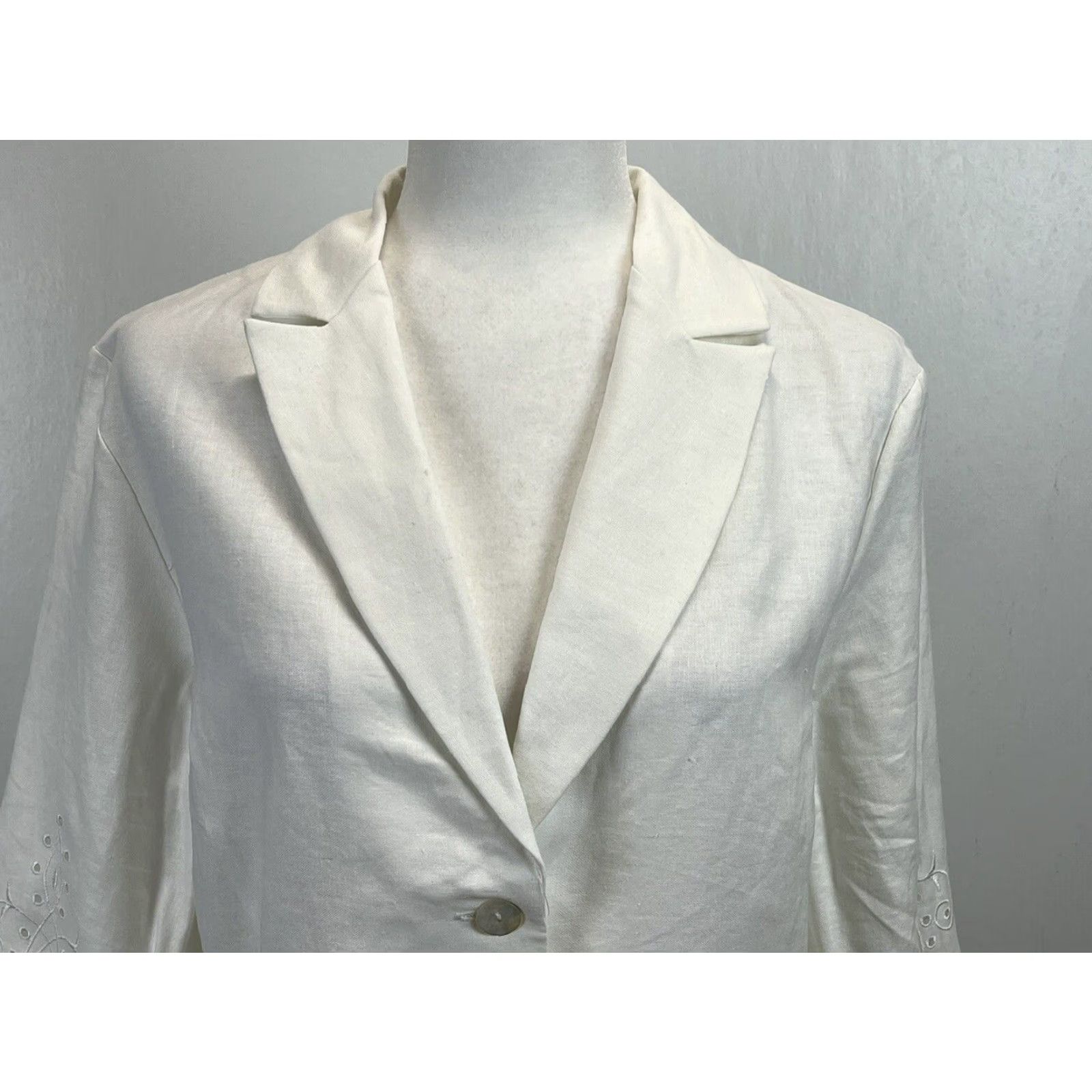 Vintage Molly and Maxx Long Sleeve Blouse Shirt with Eyelet Detail Women's Size 12 Ivory Embroidered Size XL / US 12-14 / IT 48-50 - 5 Thumbnail