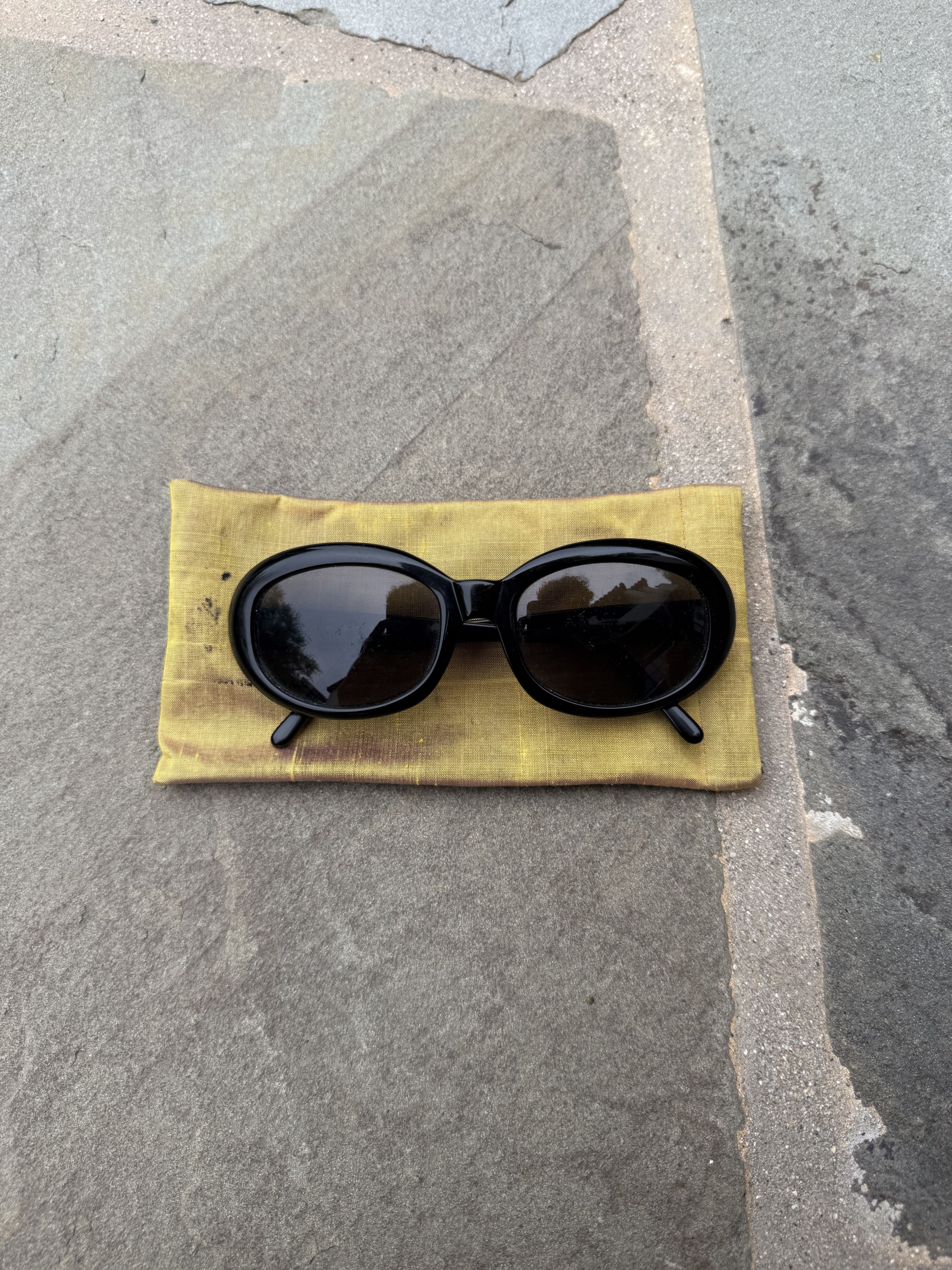 Kenneth Cole Vintage Kenneth Cole Sunglasses Size ONE SIZE - 1 Thumbnail