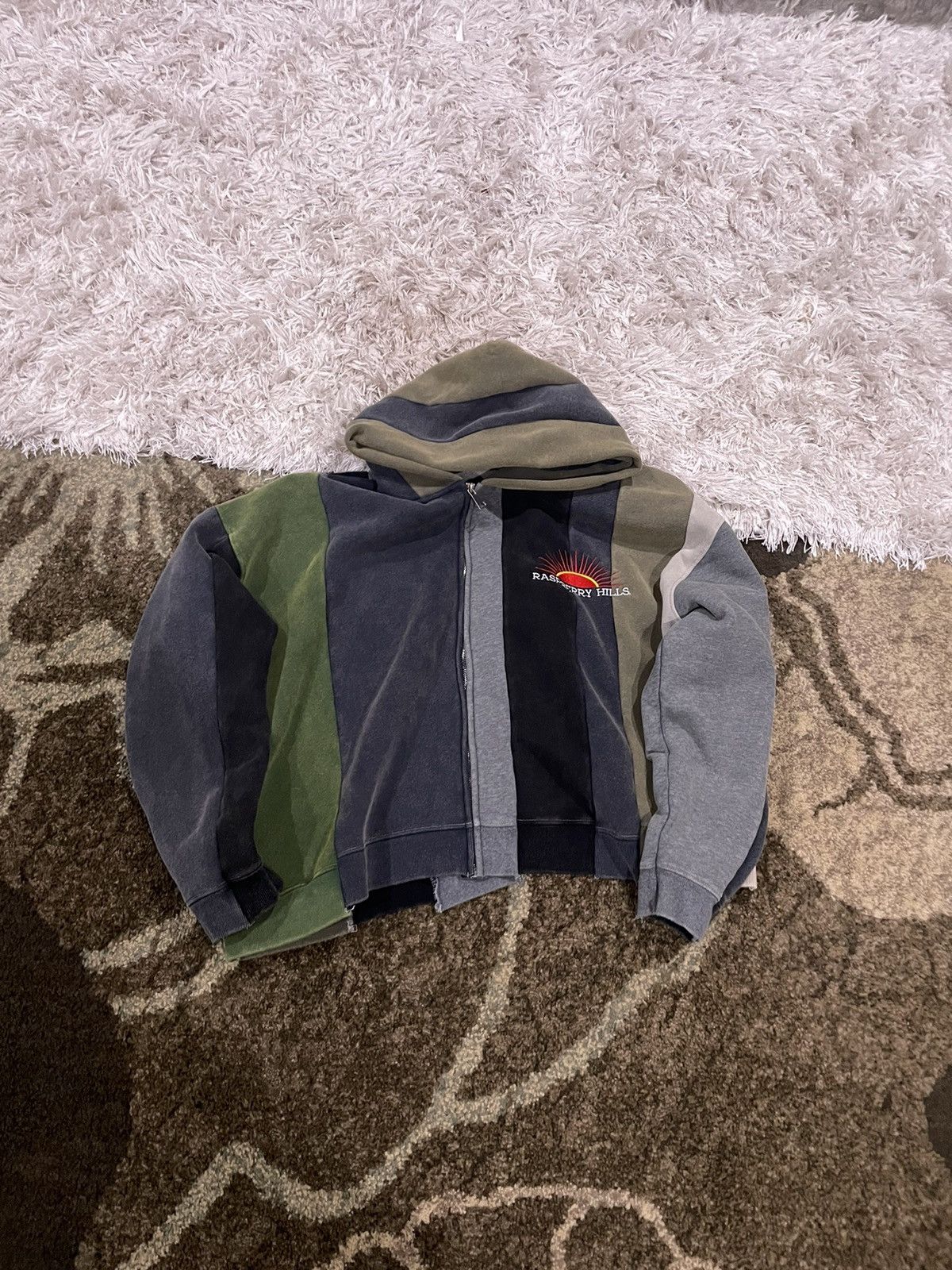 image of Vintage Raspberry Hills Bonsai Hoodie in Green, Men's (Size Large)