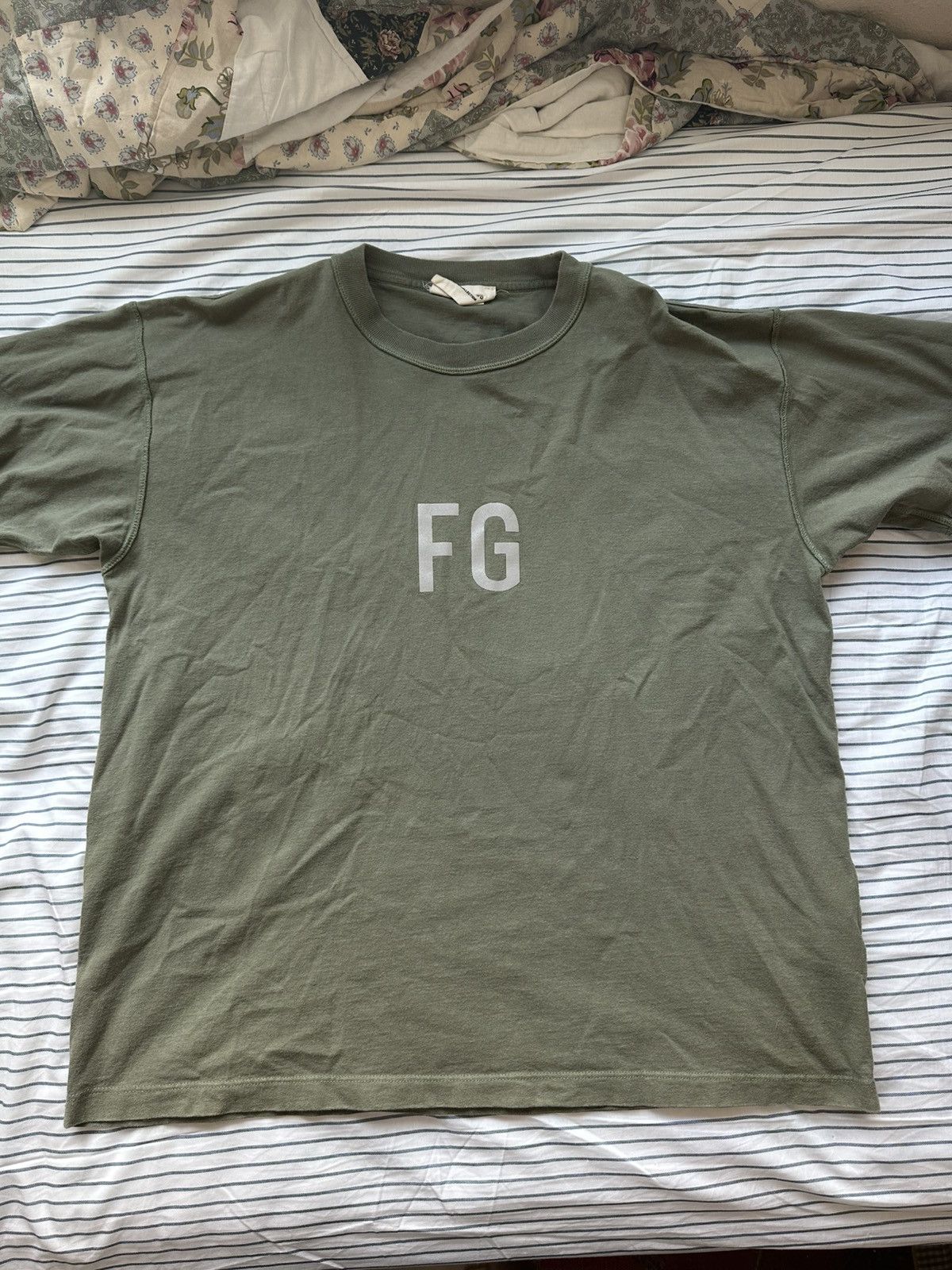 Fear of God Olive Green Fear of God T-Shirt size small Size US S / EU 44-46 / 1 - 1 Thumbnail