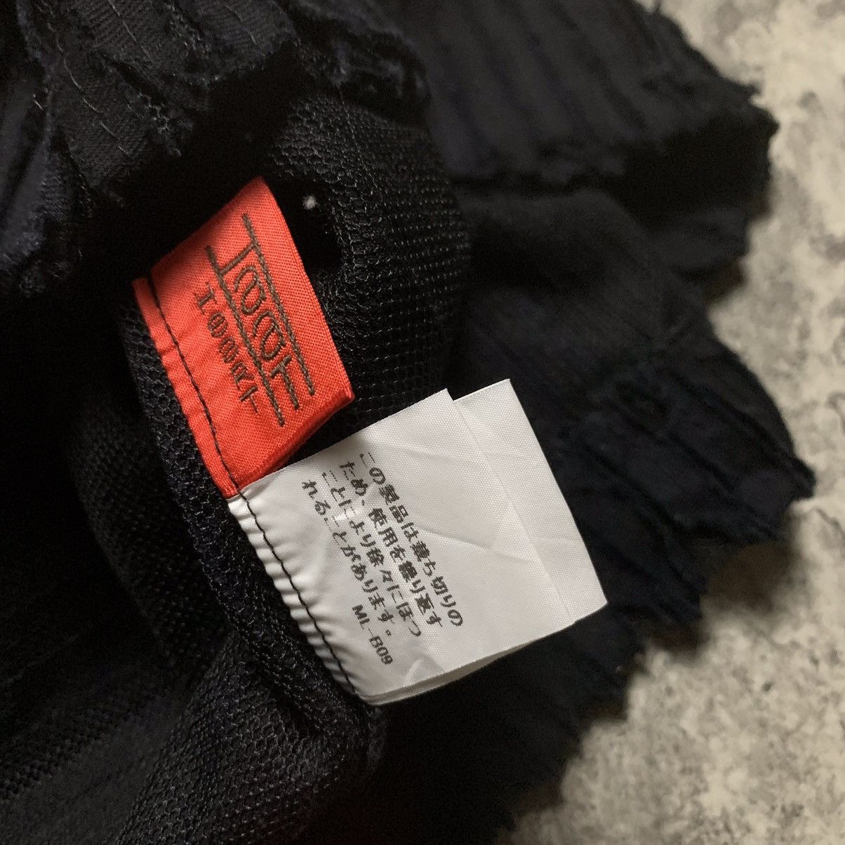 Issey Miyake Find ISSEY MIYAKE HaaT Mesh Size M / US 6-8 / IT 42-44 - 6 Thumbnail