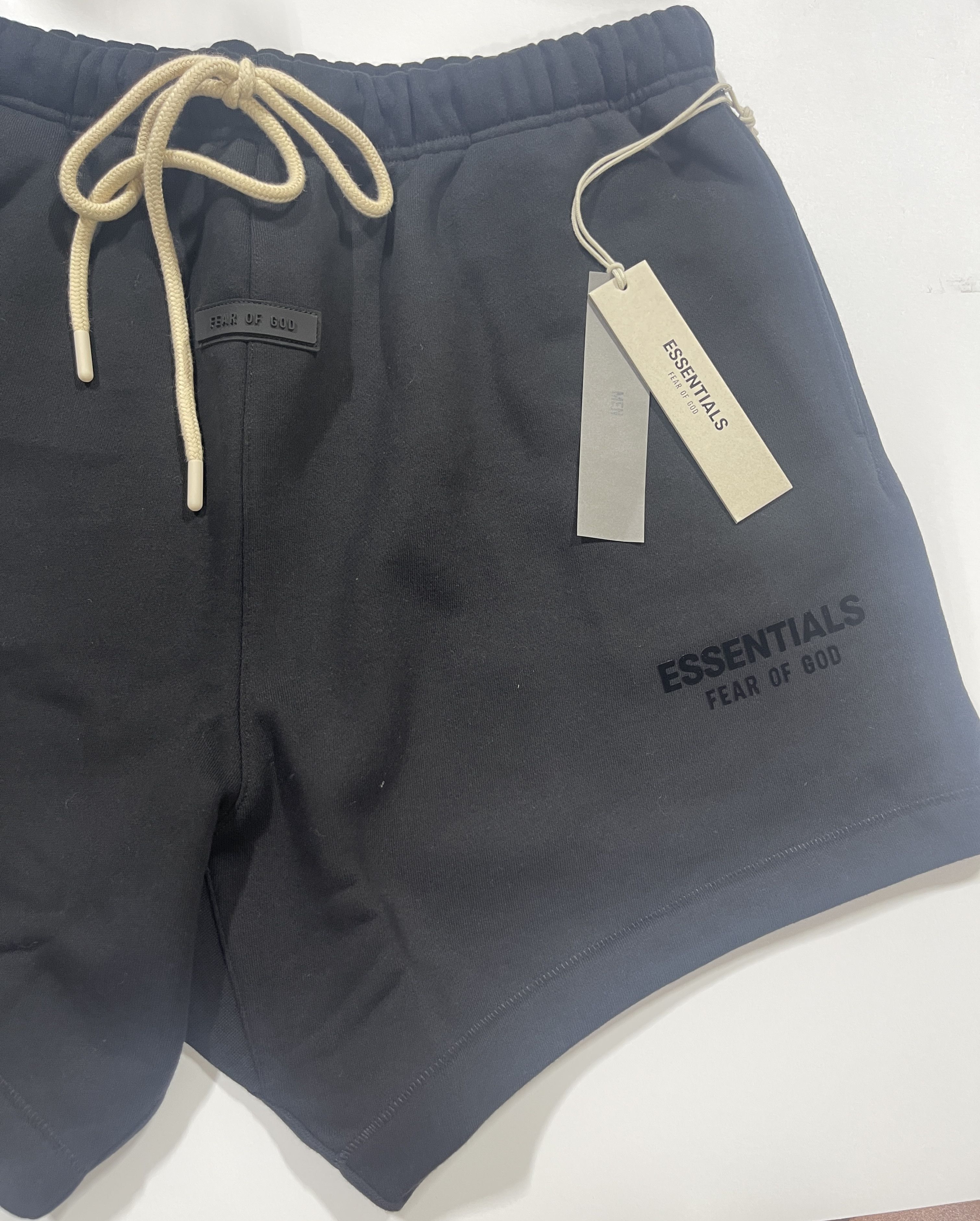 Essentials Fear of God Essentials Sweatshort Jet Black (XL) Size US 38 / EU 54 - 3 Thumbnail