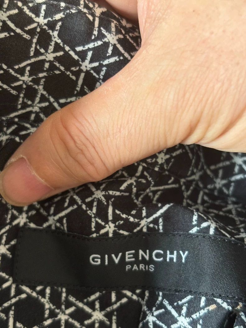 Givenchy Givenchy Givenchy Long Sleeve Shirt Size 40 -2507 Size US L / EU 52-54 / 3 - 5 Thumbnail