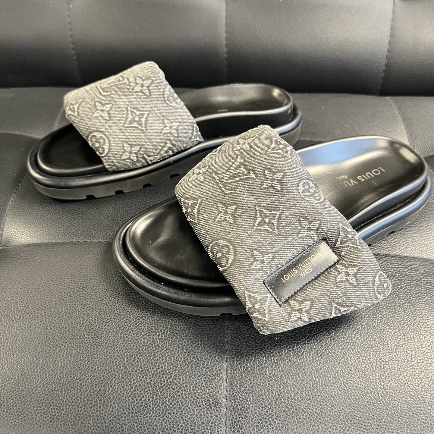 Louis Vuitton Louis Vuitton Black Sandals us_8-5 Women Size US 8.5 / IT 38.5 - 1 Thumbnail