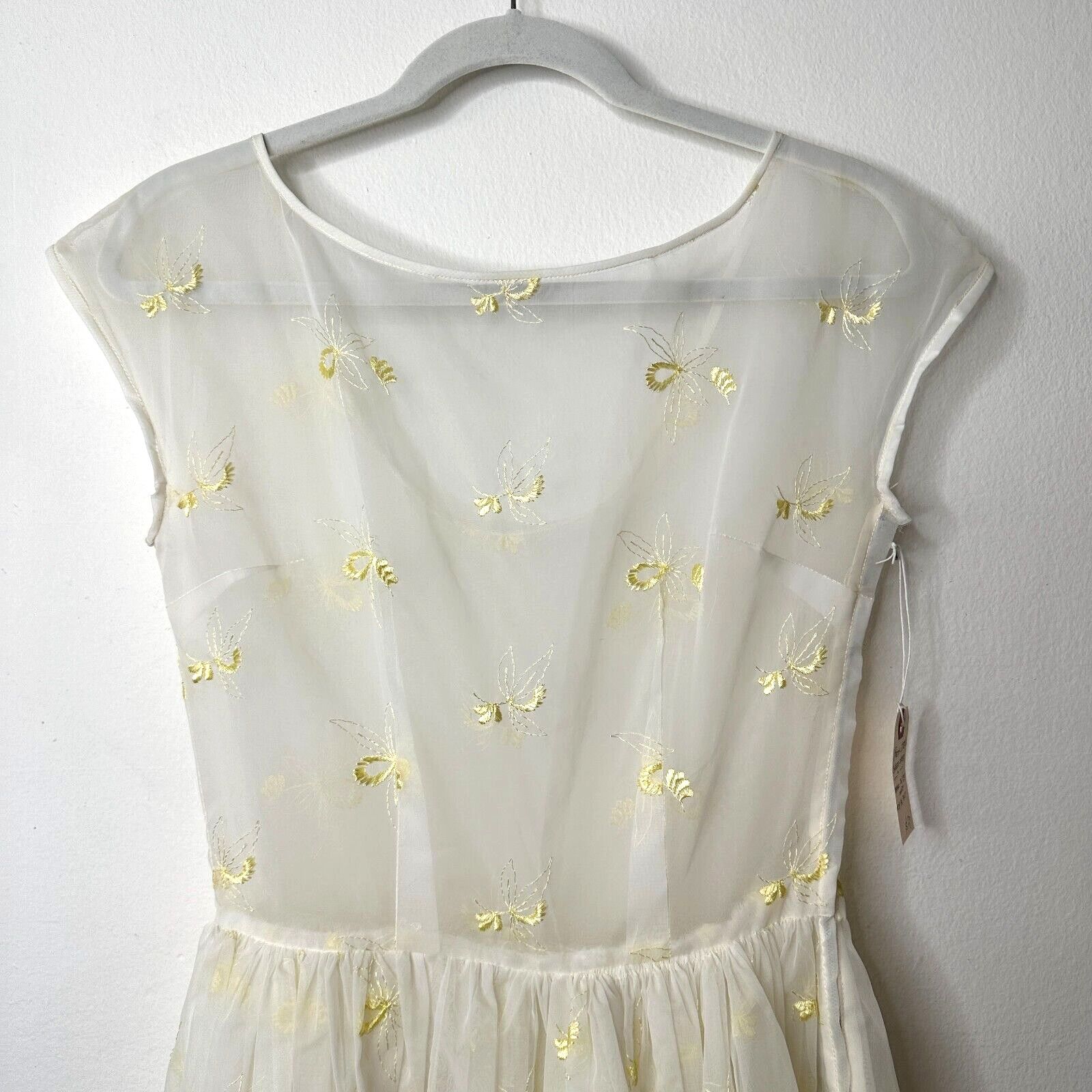 Vintage VINTAGE 50s Pale Yellow Floral Embroidered Sleeveless Dress Size S / US 4 / IT 40 - 4 Thumbnail