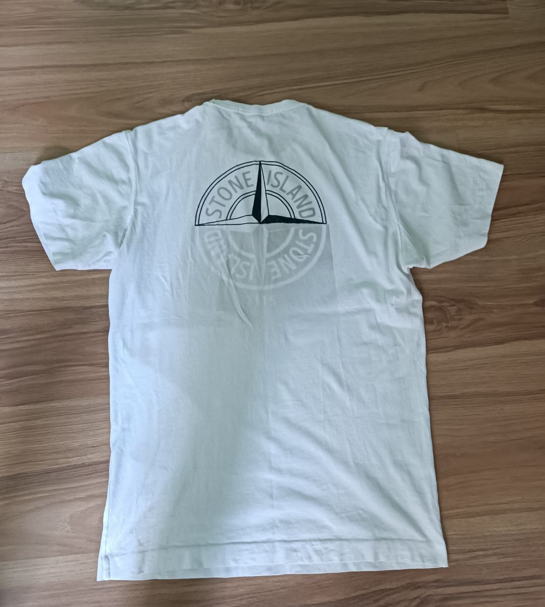 Stone Island Stone Island White T-Shirt – Size S, Logo Back, Minor Repair Size US S / EU 44-46 / 1 - 2 Thumbnail