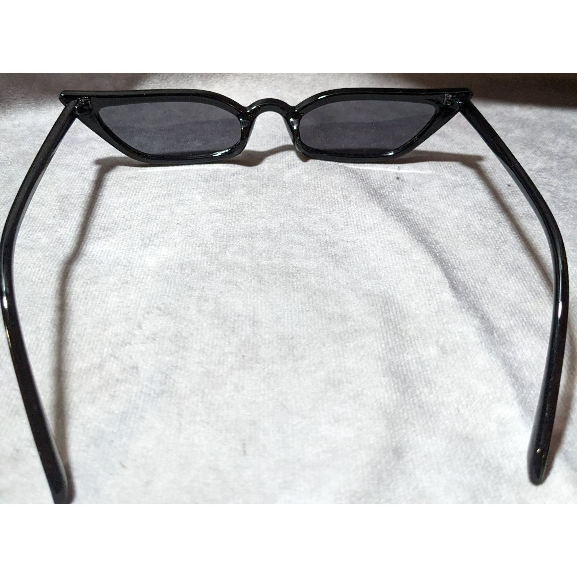 Other W&Y Ying Gothic Thin Cateye Vampire Sunglasses Size ONE SIZE - 2 Thumbnail