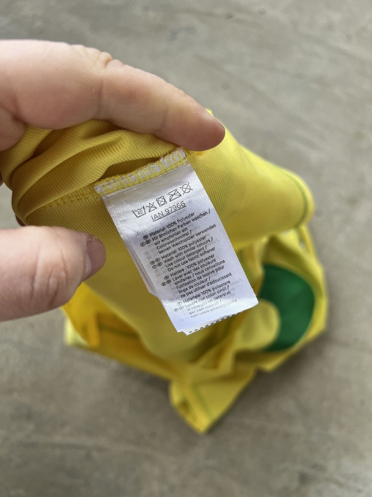 Other Brasil FIFA World Cup 2014 Football Jersey Size US XL / EU 56 / 4 - 5 Thumbnail