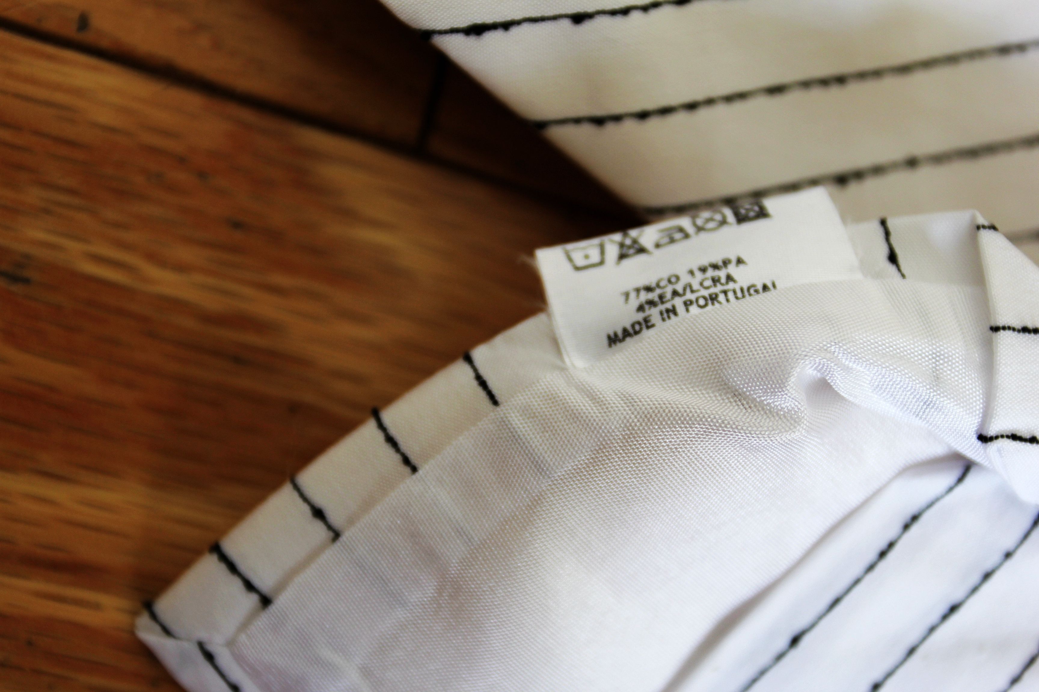 Ernest W. Baker BNWT SS25 ERNEST W. BAKER CLASSIC PIN STRIPE TIE Size ONE SIZE - 5 Thumbnail