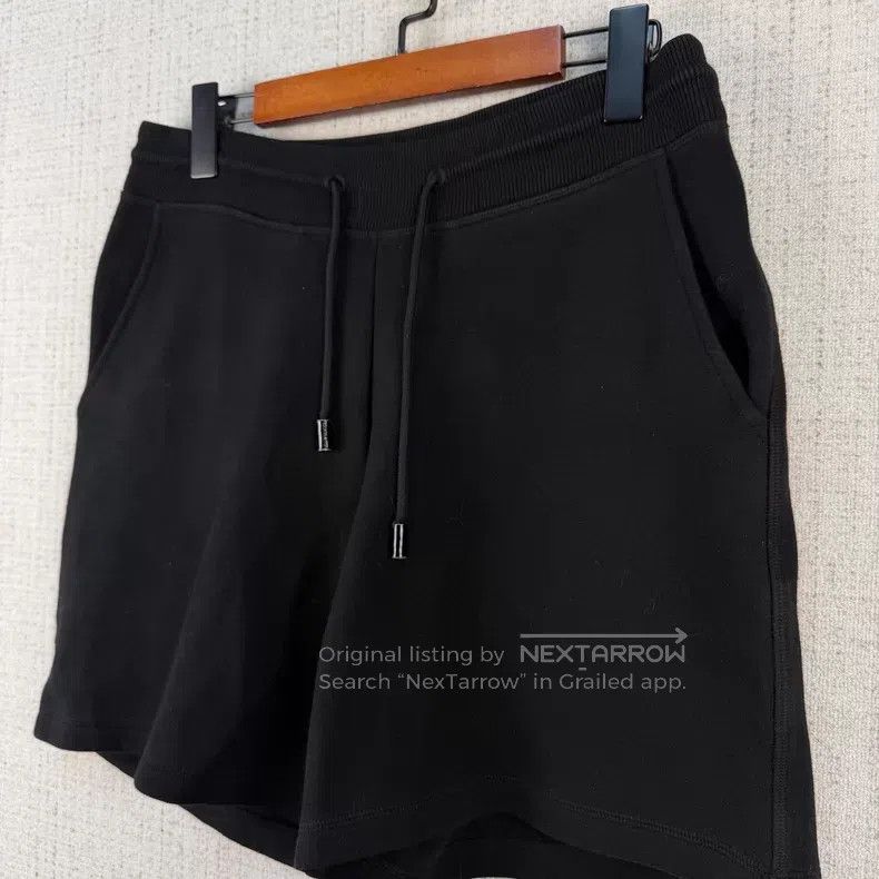 Louis Vuitton Louis Vuitton size xs Solid Back Instruction Patch Shorts Size US 28 / EU 44 - 3 Thumbnail