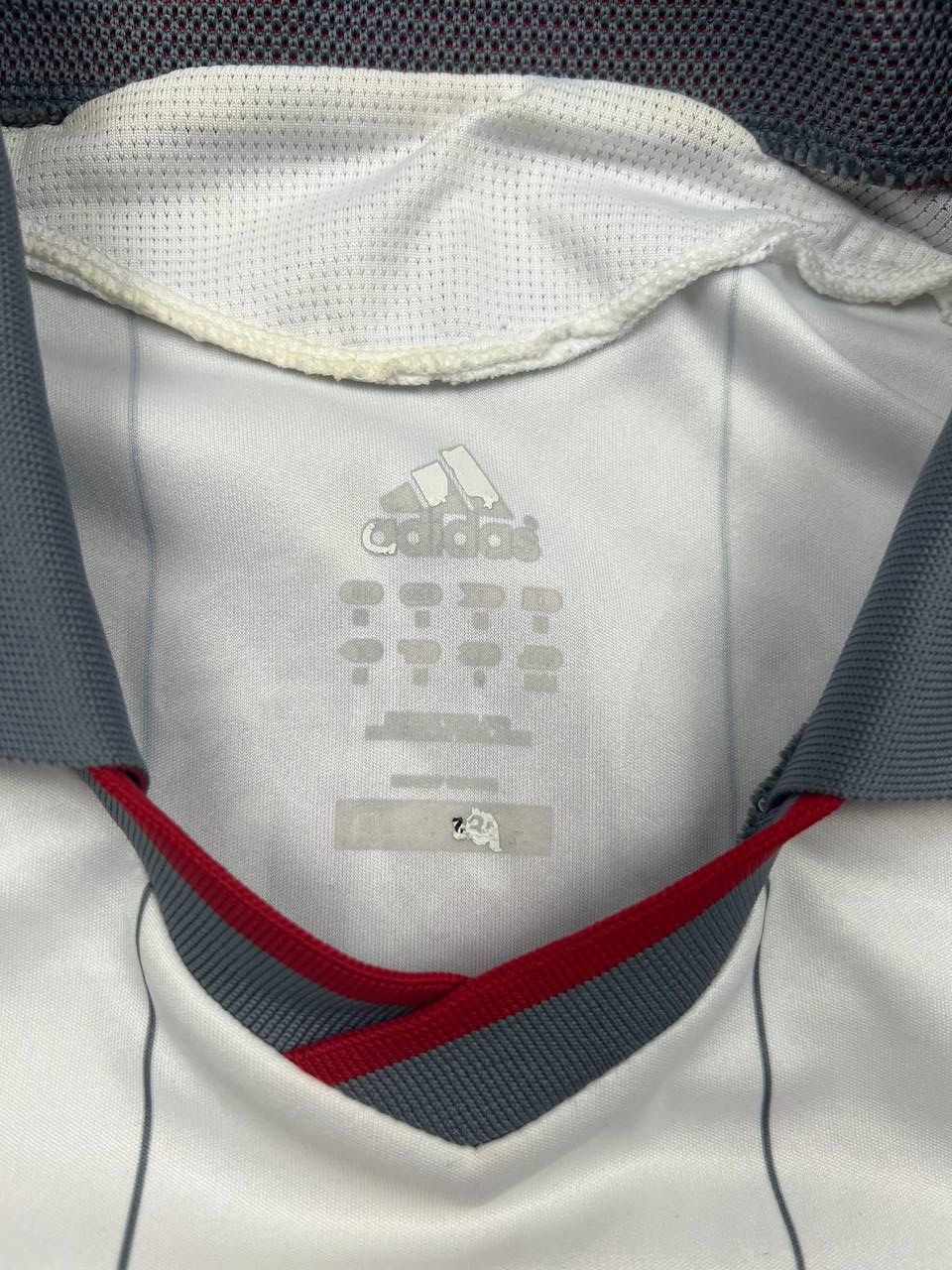 Adidas Bayern Munchen 2009/10 Robben Home Jersey Size US L / EU 52-54 / 3 - 16 Thumbnail