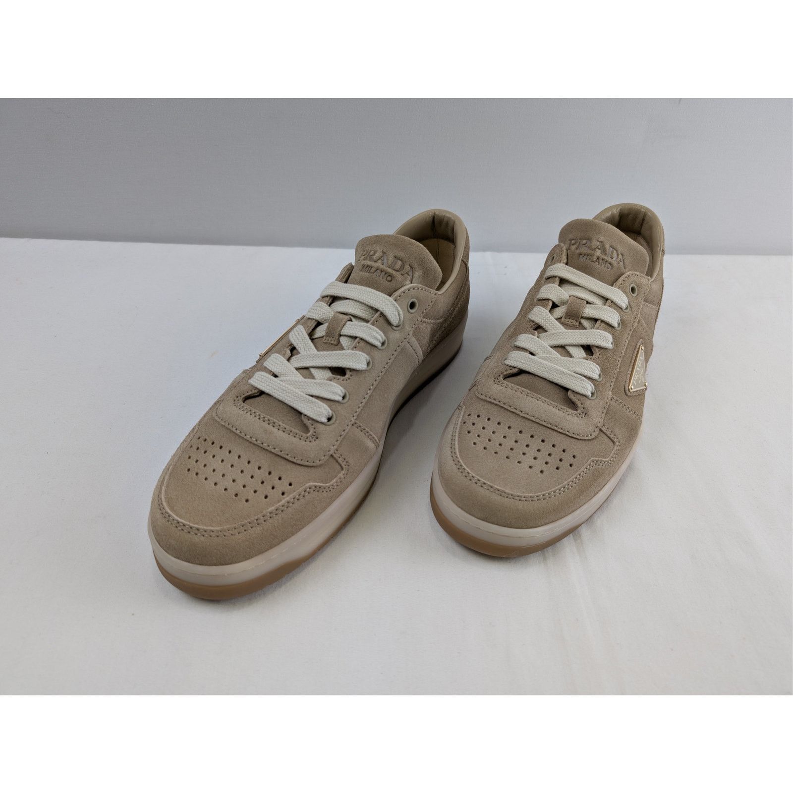 Prada o1rshd1 Downtown Delavé Suede Trainers Sneakers in ecru Size US 10 / EU 43 - 9 Thumbnail