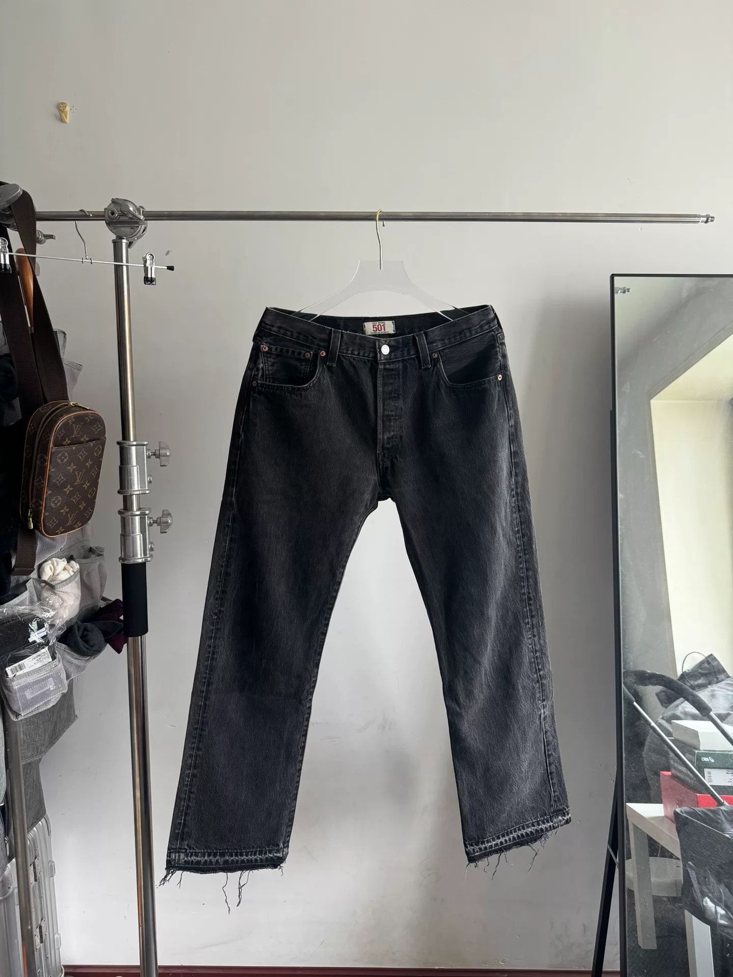 Vintage Vintage Levi's 501 Black Denim Jeans Size US 36 / EU 52 - 1 Thumbnail