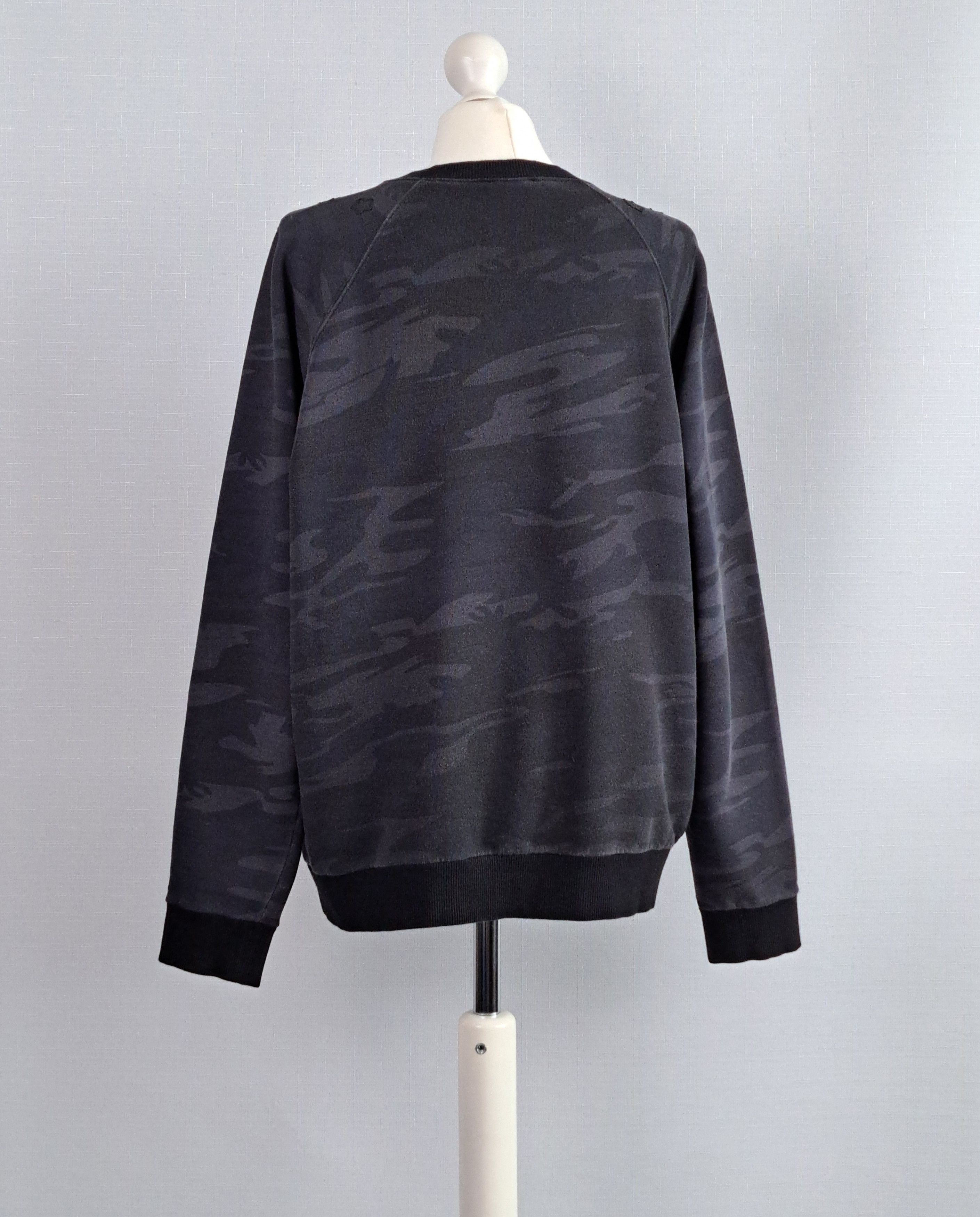 Saint Laurent Paris Saint Laurent Paris camo star crew sweatshirt. Size S Size US S / EU 44-46 / 1 - 4 Thumbnail