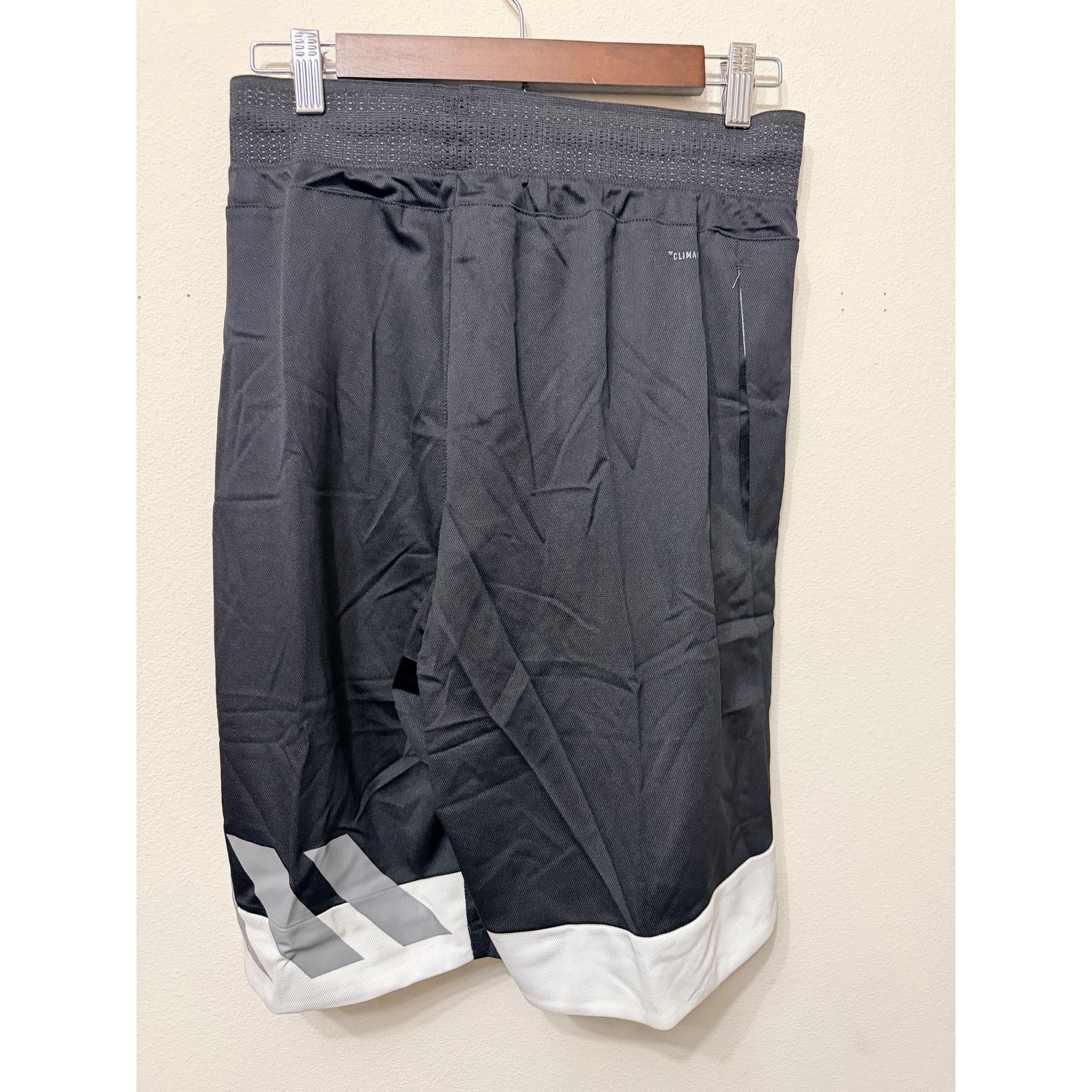 Adidas NWT Men's Adidas C365 black basketball Shorts Sz M $40 MSRP Size US 36 / EU 52 - 2 Thumbnail
